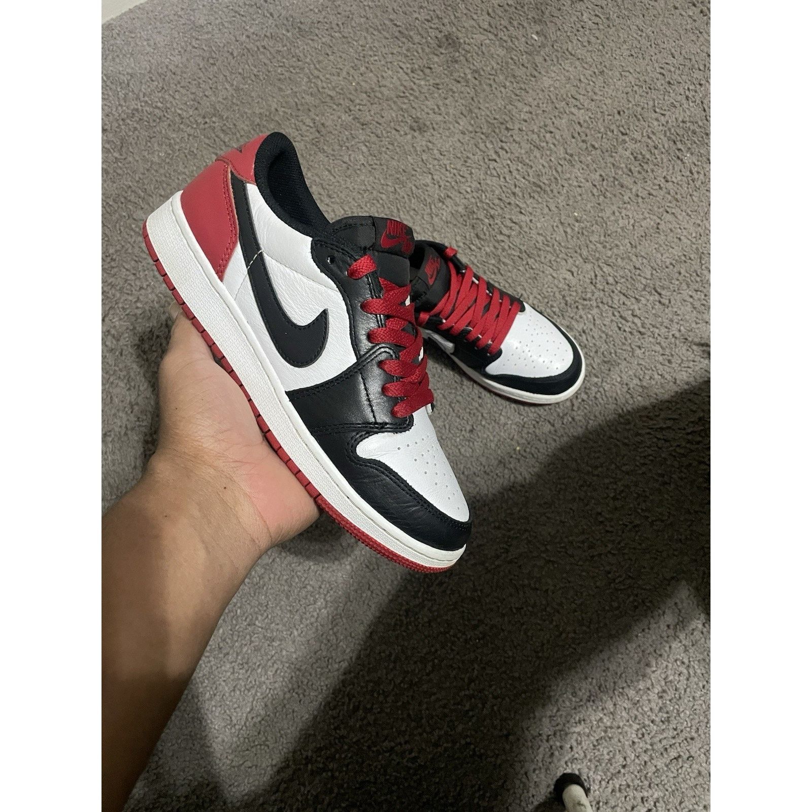 Jordan Brand Jordan 1 Retro Low OG University Red Sneakers  display picture 3