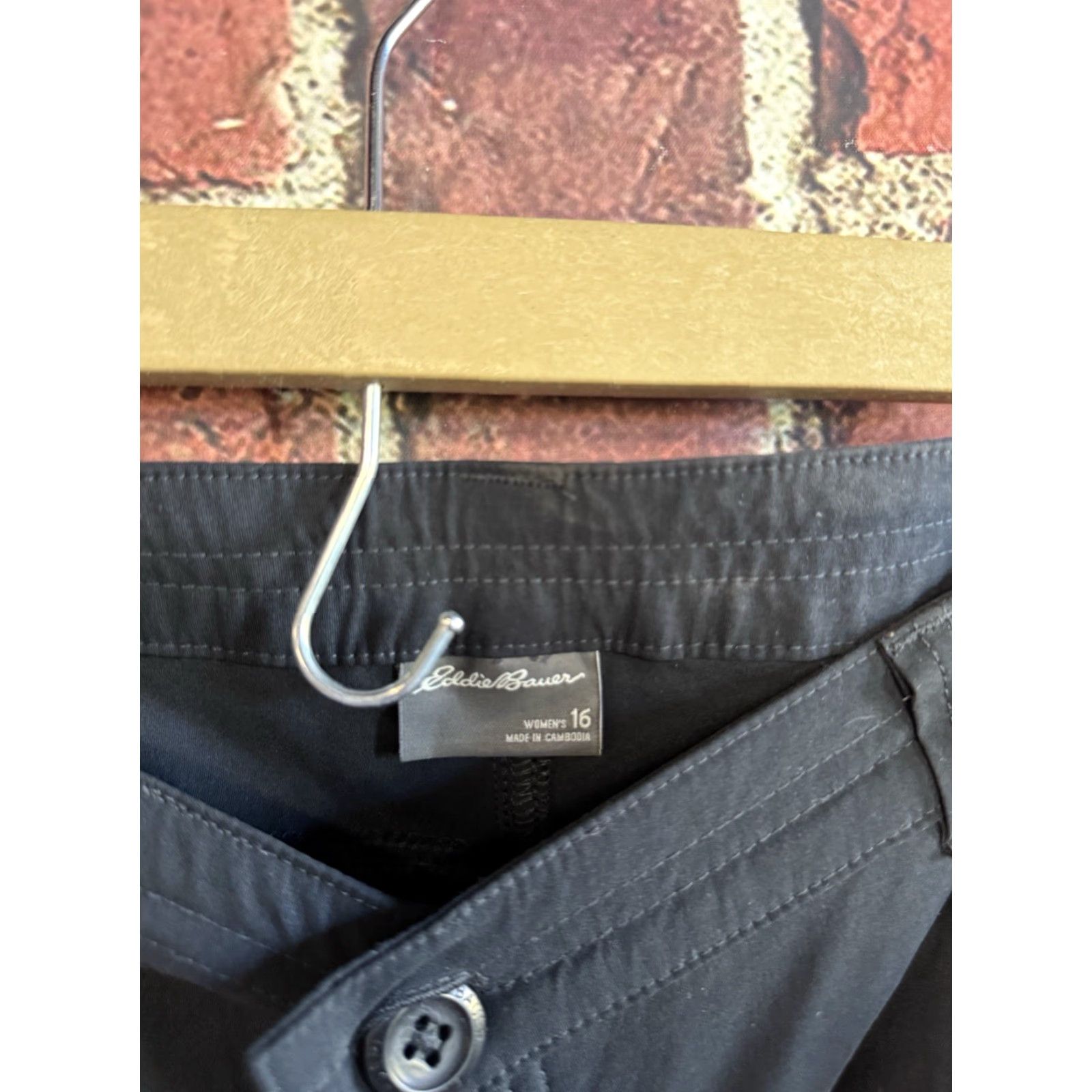 Eddie Bauer VINTAGE Eddie Bauer Womens Black Cropped Outdoor Hiking Pants Size 16 Size 38" / US 16 / IT 52 - 3 Thumbnail