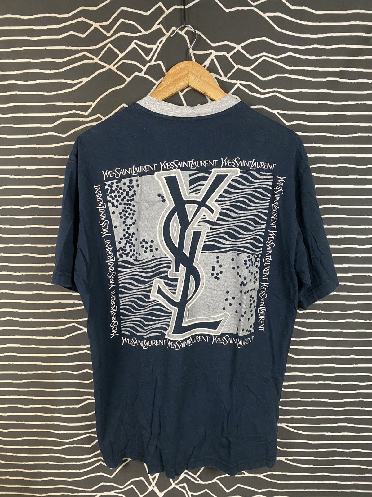 Yves Saint Laurent VINTAGE 90s YSL Made In Italy Big Logo Tee Size US L / EU 52-54 / 3 - 2 Thumbnail