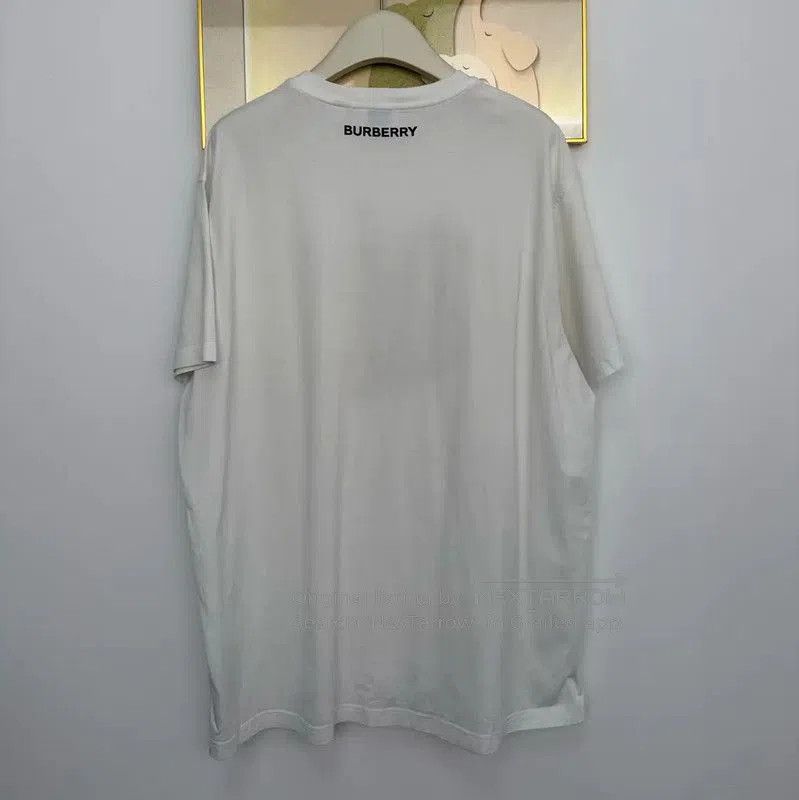 Burberry Burberry Summer White Cotton Graphic T-Shirt. Size L / US 10 / IT 46 - 2 Thumbnail