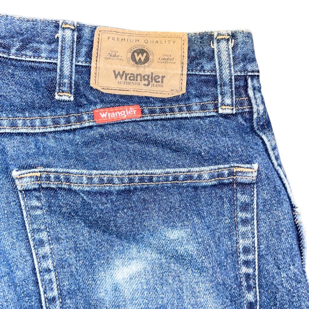 Wrangler Denim Blue Jeans Regular Fit Size 36x30 Straight Leg Utility Size US 36 / EU 52 - 3 Thumbnail