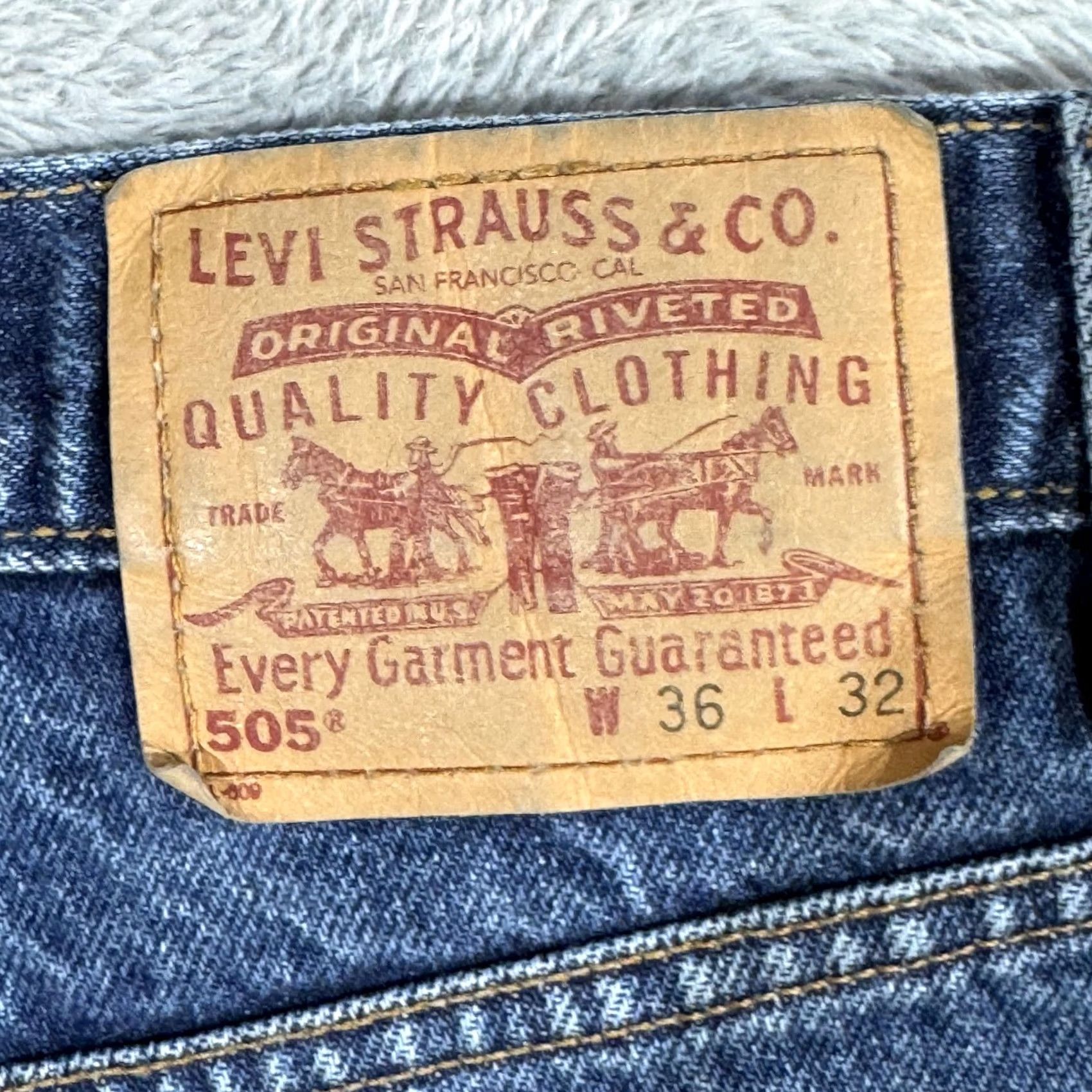 Levi's VINTAGE Levis 505 Jeans Mens 36x32 Blue Regular Fit Straight Leg Denim Classic 90s Y2K Size US 36 / EU 52 - 5 Thumbnail