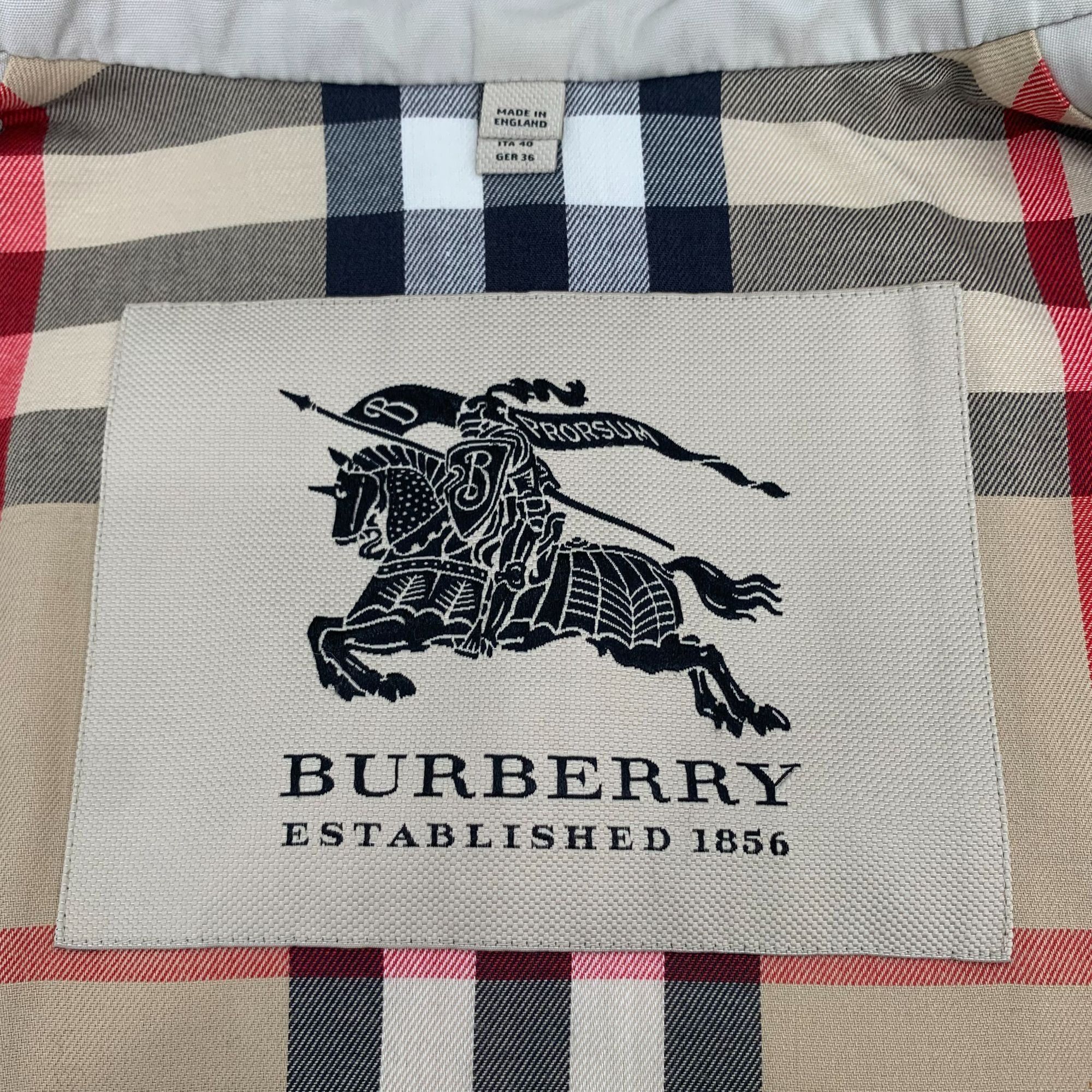 Burberry H11776 Burberry Trench Coat with Belt in Khaki Size S / US 4 / IT 40 - 5 Thumbnail
