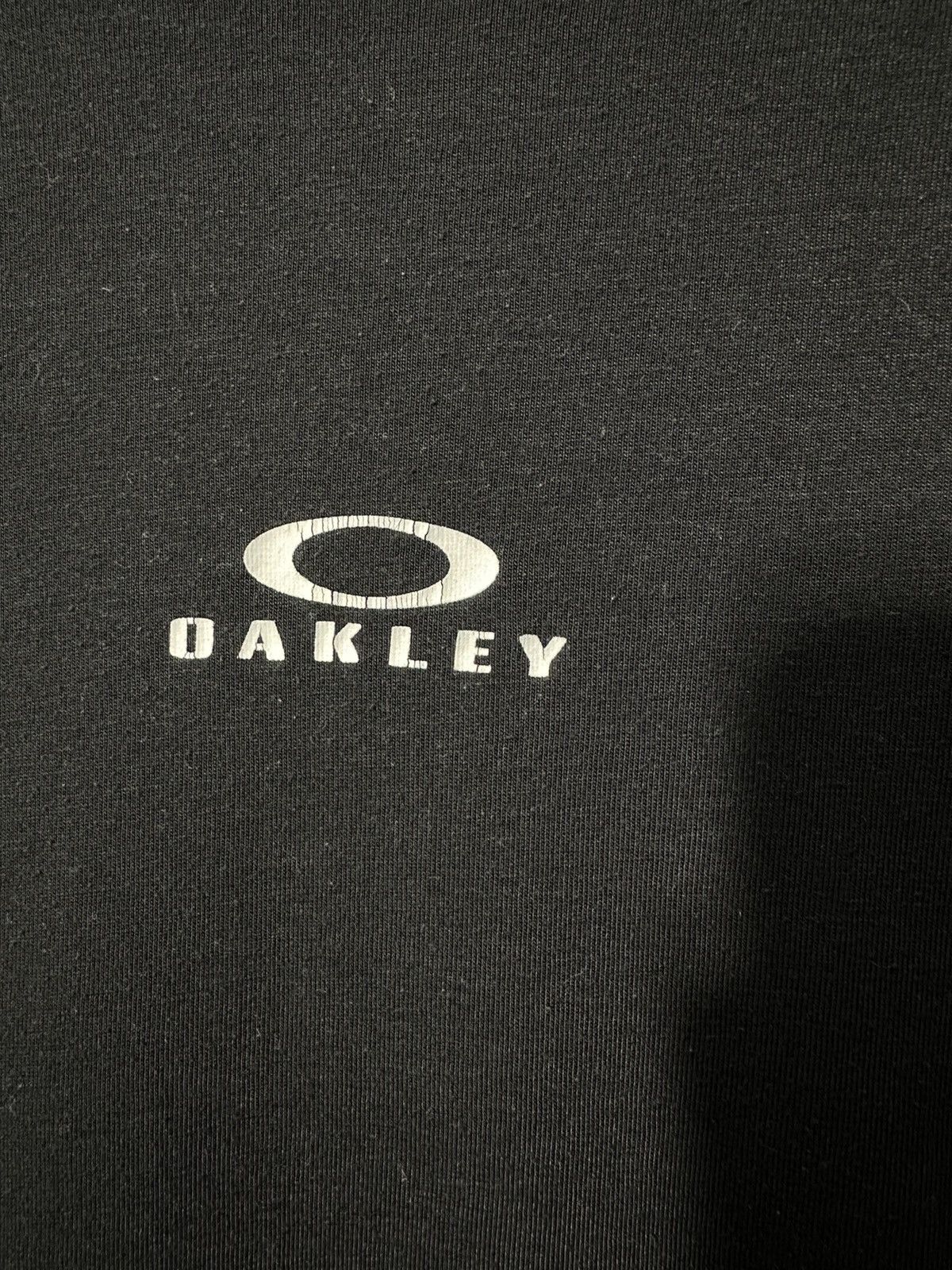 Oakley ☠️Vintage Oakley Center Logo T-Shirt Y2K Size US S / EU 44-46 / 1 - 2 Thumbnail