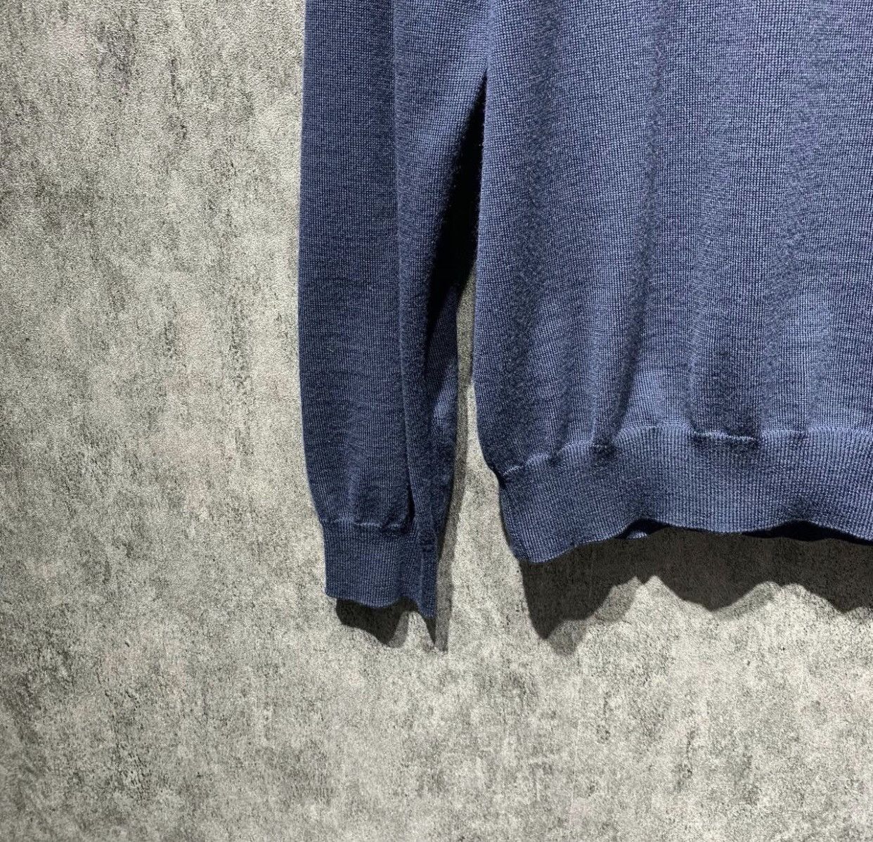 Louis Vuitton LOUIS VUITTON Deep blue heart-shaped neck knitted sweater Size US L / EU 52-54 / 3 - 5 Thumbnail