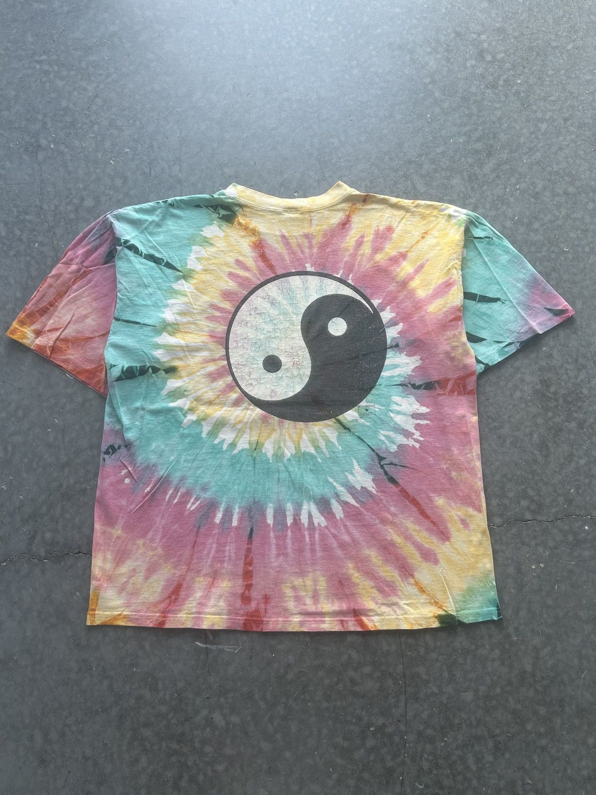 Vintage Vintage 90s Tie Dye Yin Yang Graphic Tee Size US XL / EU 56 / 4 - 2 Thumbnail
