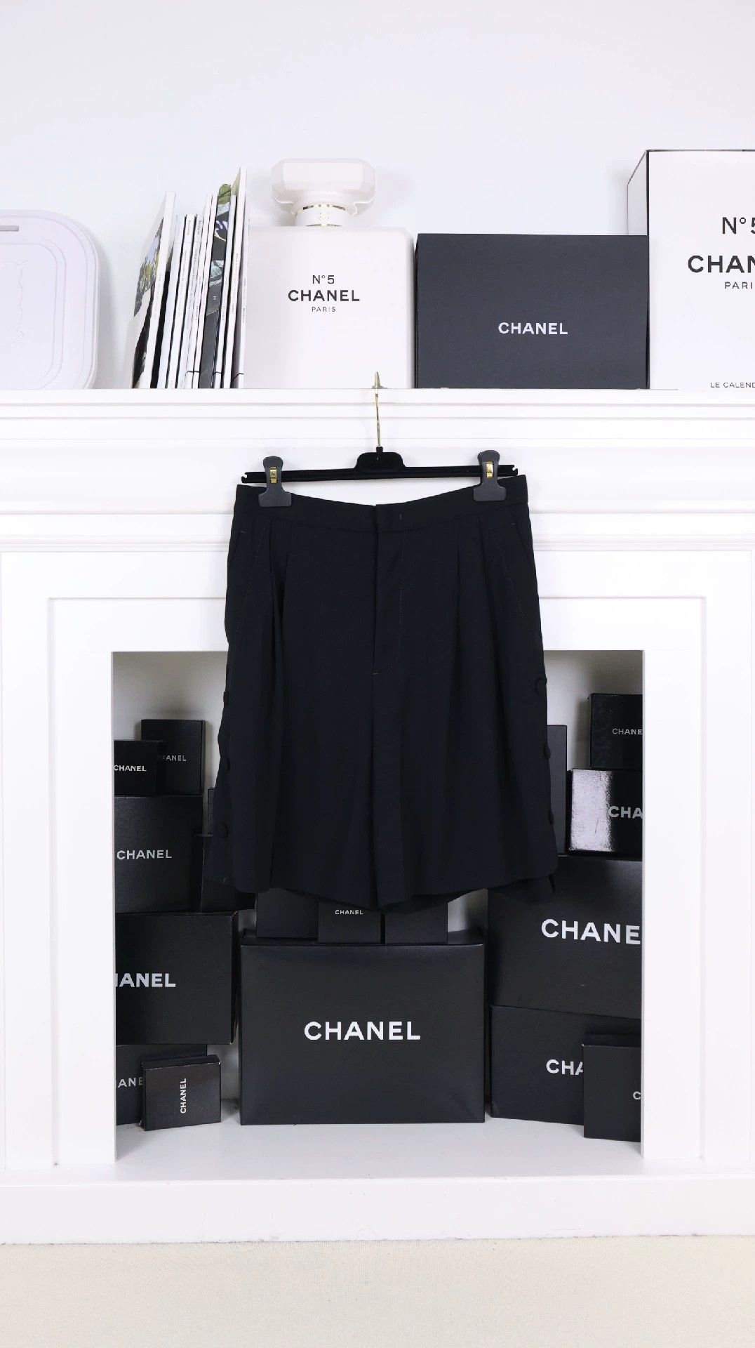 Valentino Red Valentino Black Side Button Shorts - dmc Size US 31 - 1 Thumbnail