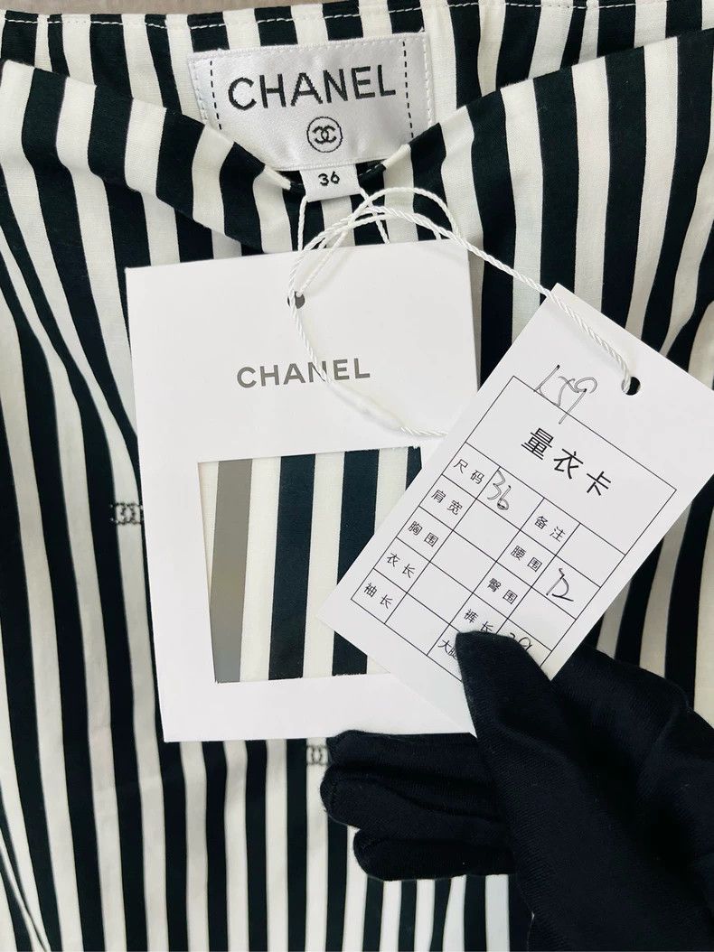 Chanel Chanel Beach black and white striped hot diamond skirt 2504 Size 24" / US 00 / IT 34 - 3 Thumbnail