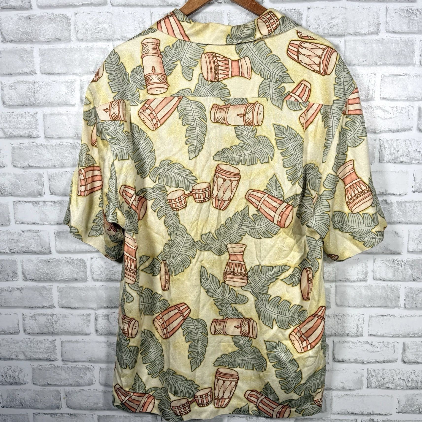 Tommy Bahama VINTAGE Tommy Bahama Drum Print Hawaiian Shirt Mens Size M Size US M / EU 48-50 / 2 - 5 Thumbnail