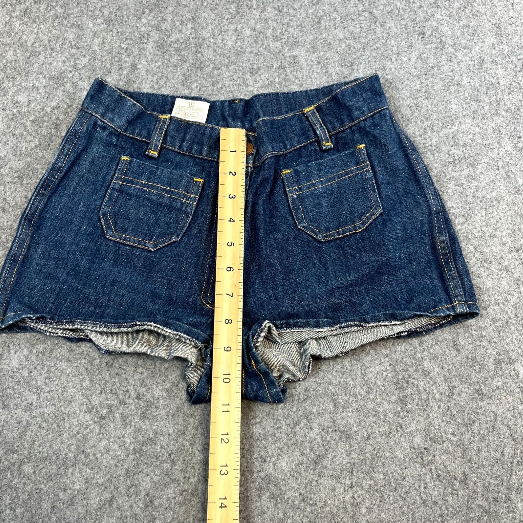 Vintage VINTAGE St Bernard Denim Shorts Womens 26 Blue 5-Pocket Cut-Off Jeans Ireland Made W26 UK 6 Size 28" / US 6 / IT 42 - 5 Thumbnail