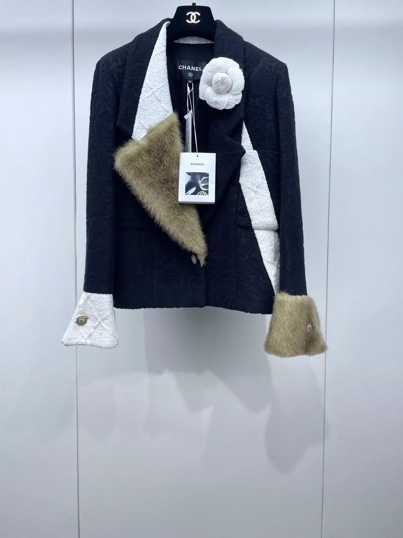 Chanel Chanel 21A Women's Castle Camellia Jacket Size XXS / US 00 / IT 34 - 1 Thumbnail