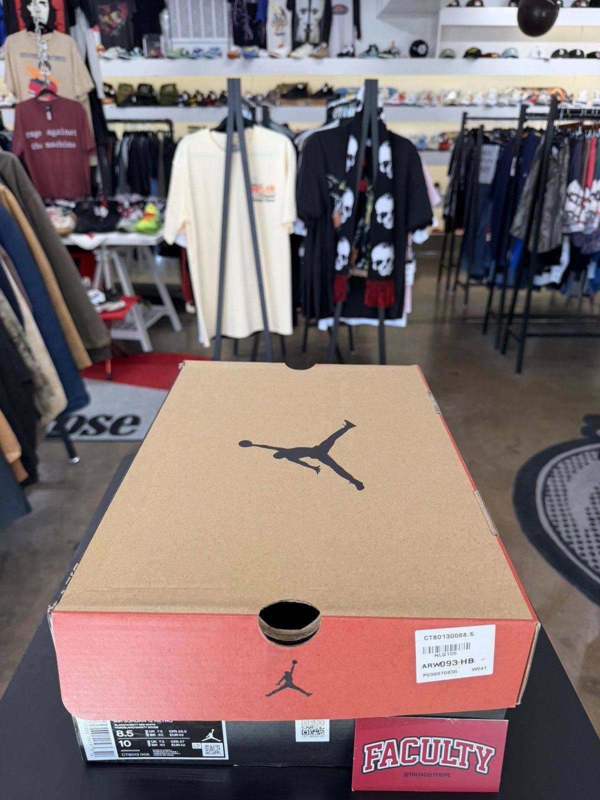 Jordan Brand Air Jordan 12 Playoffs Size 8.5 (2022) Size US 8.5 / EU 41-42 - 13 Thumbnail