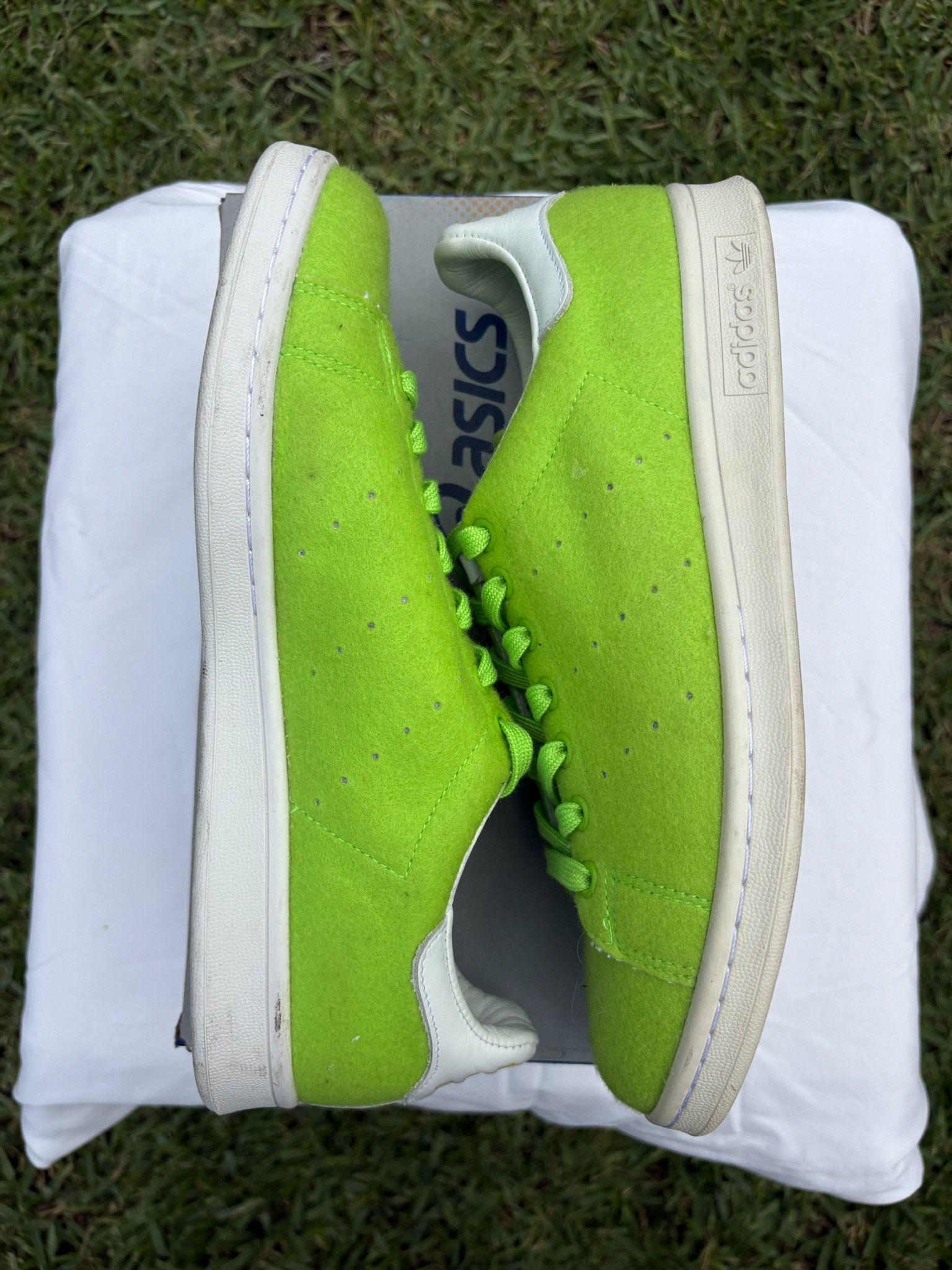 Adidas × Pharrell Adidas x Pharrell Stan Smith Tennis Ball Green Size US 9.5 / EU 42-43 - 3 Thumbnail