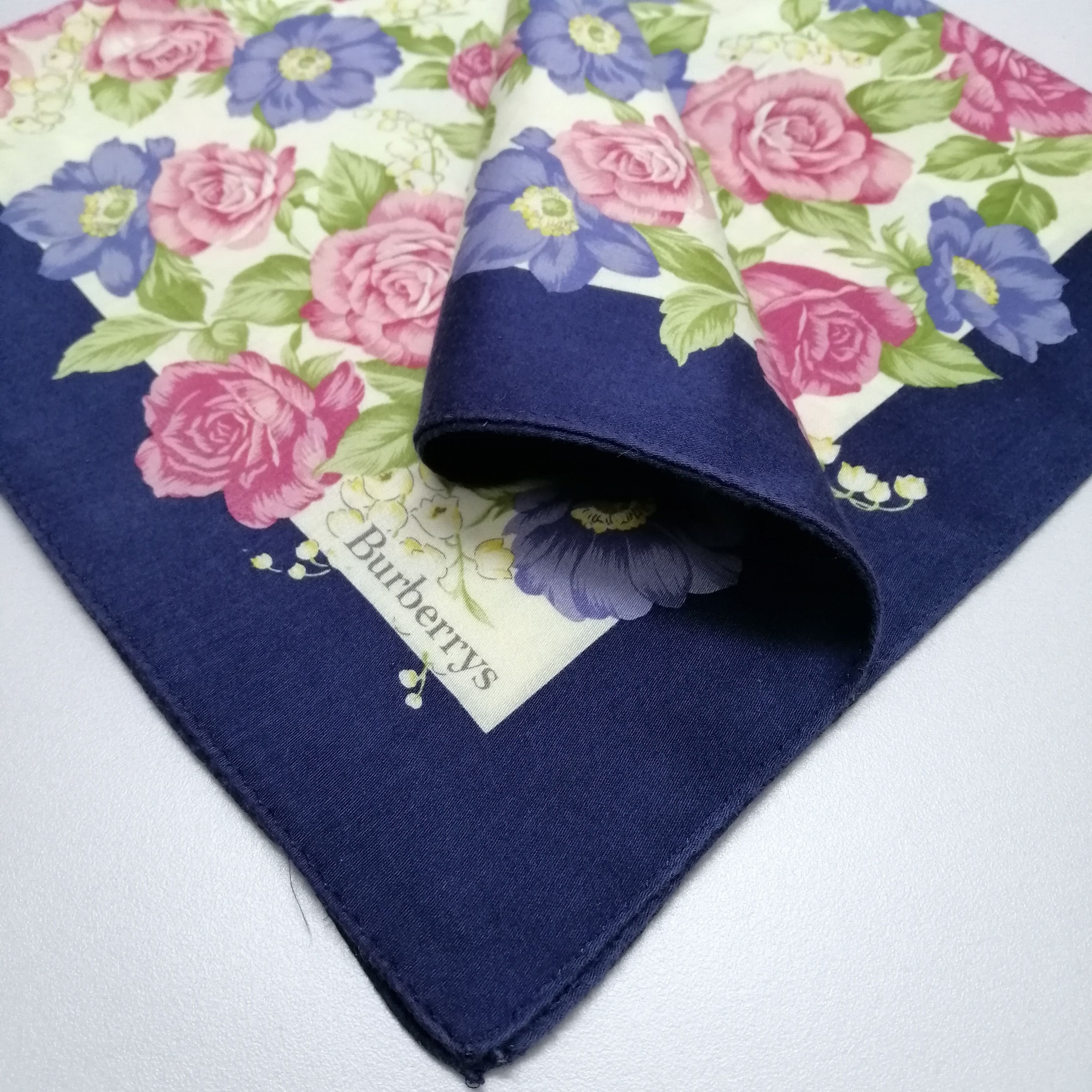 Burberry × Vintage Vintage Burberry Handkerchief/Neckerchief/Bandana-KD2273 Size ONE SIZE - 3 Thumbnail