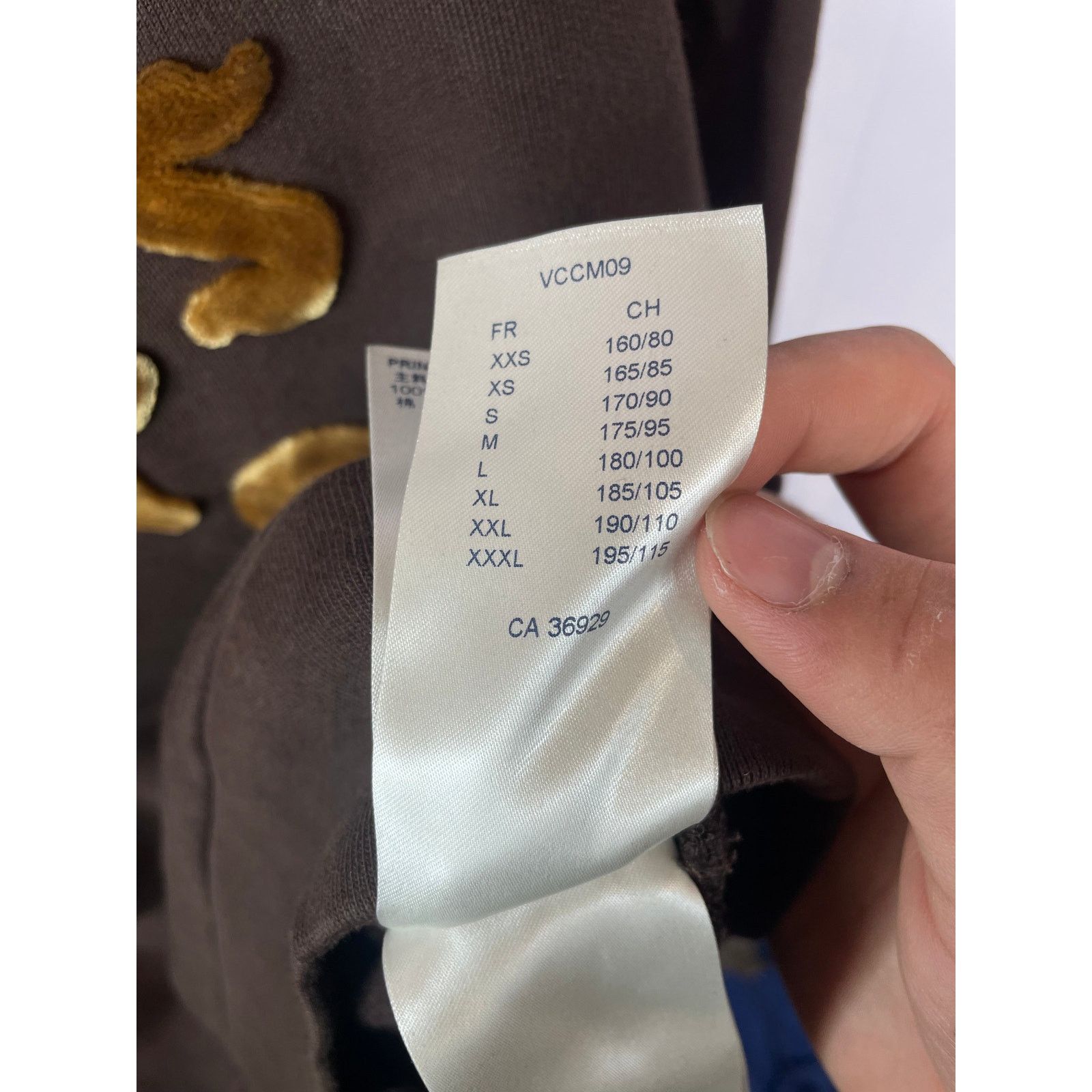 Louis Vuitton LV Crewneck Brown Velour Used Small Size S / US 4 / IT 40 - 5 Thumbnail