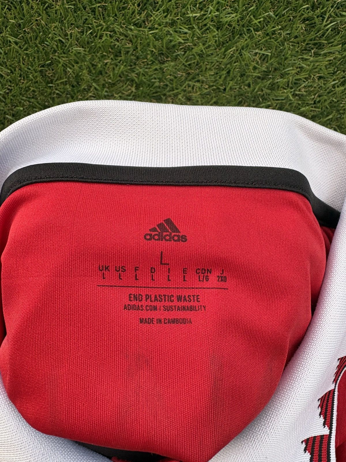 Adidas Jersey ronaldo manchester united Size US L / EU 52-54 / 3 - 14 Thumbnail