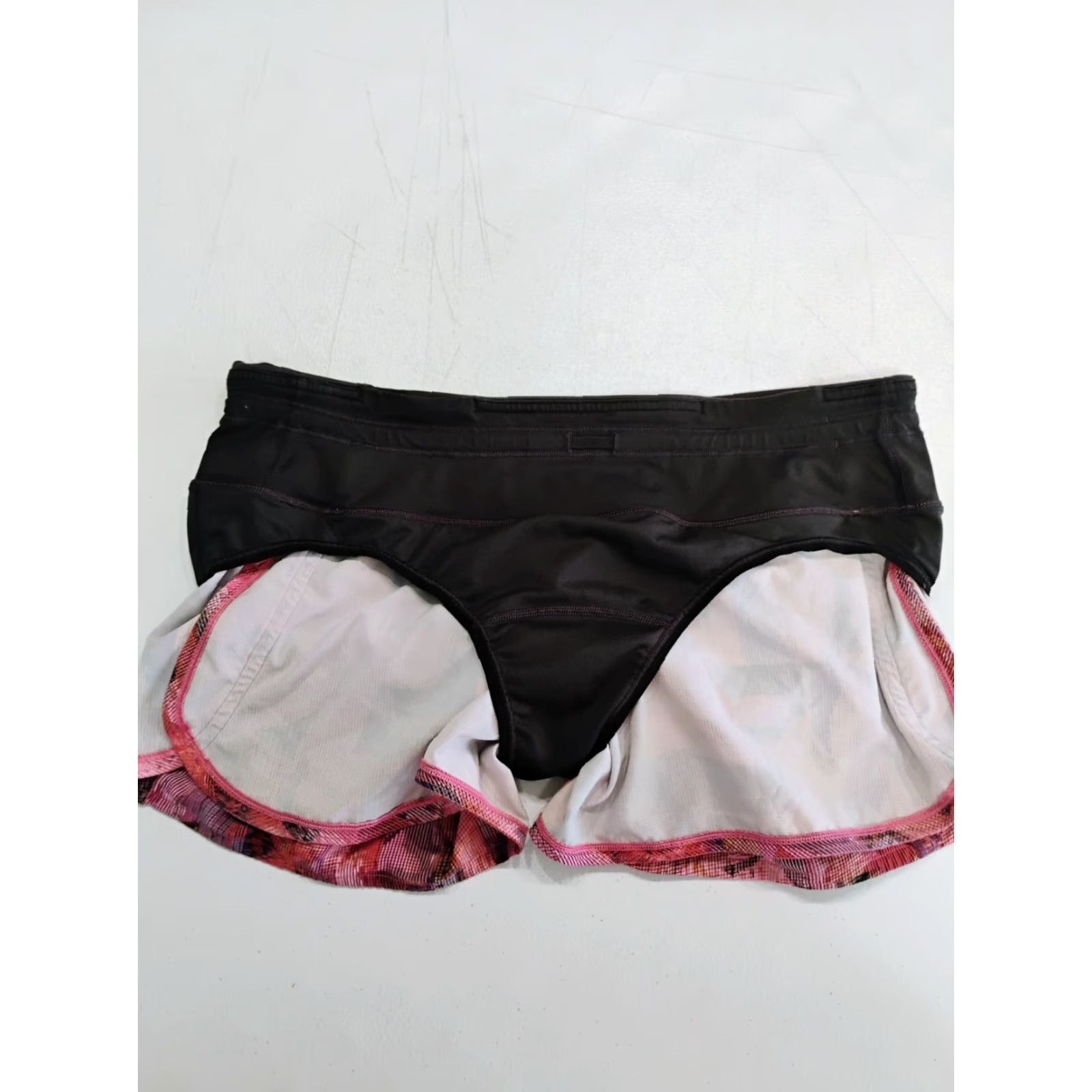 Lululemon Lululemon Running Shorts Multicolor Womens Size 8 Inseam 3.5 In Waist 32 Athletic Activewear Geometric Pattern, Lined, Regular, Women Size 30" / US 8 / IT 44 - 5 Thumbnail