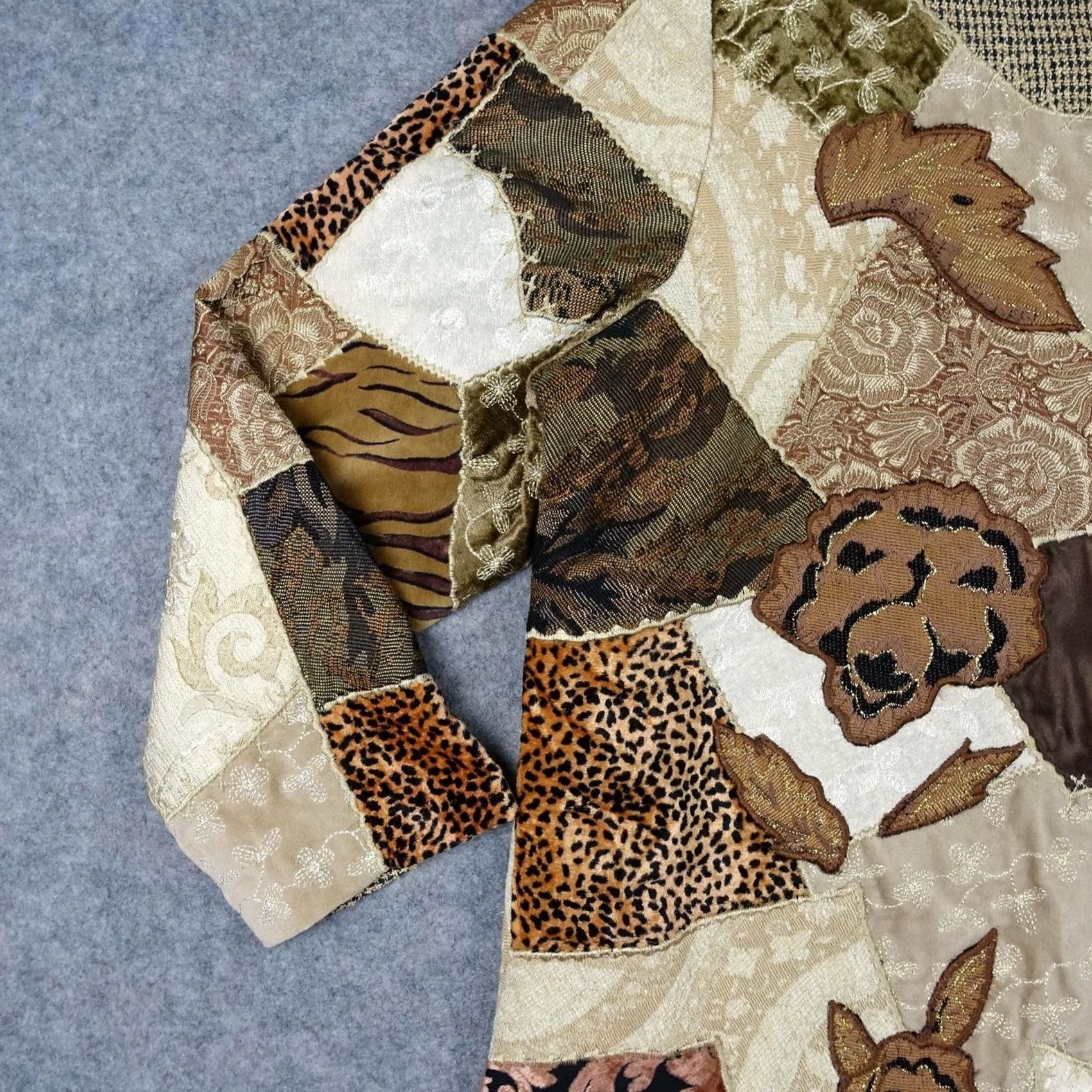 Vintage VINTAGE Indigo Moon Jacket Womens 1X Brown Patchwork Tapestry Animal Print Boho Artsy Coat Size XL / US 12-14 / IT 48-50 - 7 Thumbnail