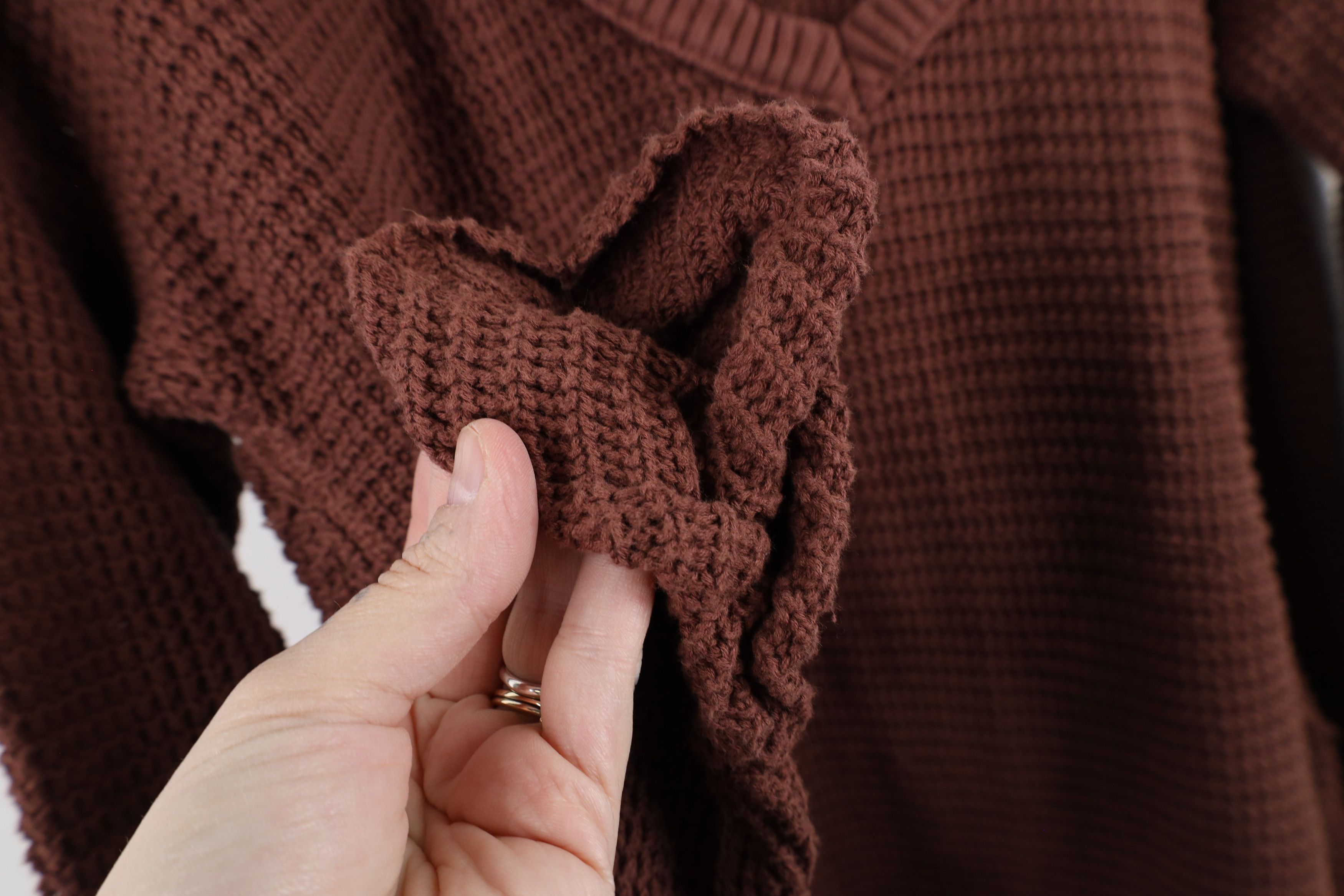 Free People × Vintage Free People Fringed Cold Shoulder Thermal Knit Sweater Brown Size L / US 10 / IT 46 - 9 Thumbnail