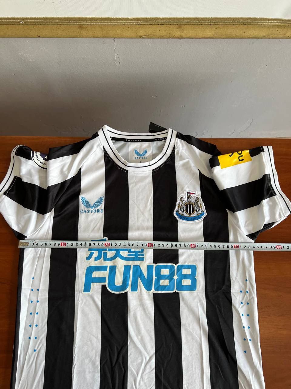 Castore 2022/23 NEWCASTLE UNITED HOME SOCCER JERSEY FOOTBALL SHIRT L Size US L / EU 52-54 / 3 - 20 Thumbnail