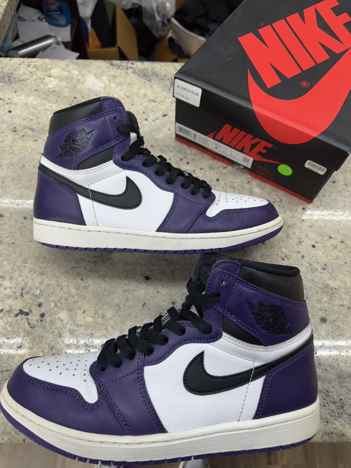 Jordan Brand Jordan 1 Retro High Court Purple white Size US 9.5 / EU 42-43 - 1 Thumbnail