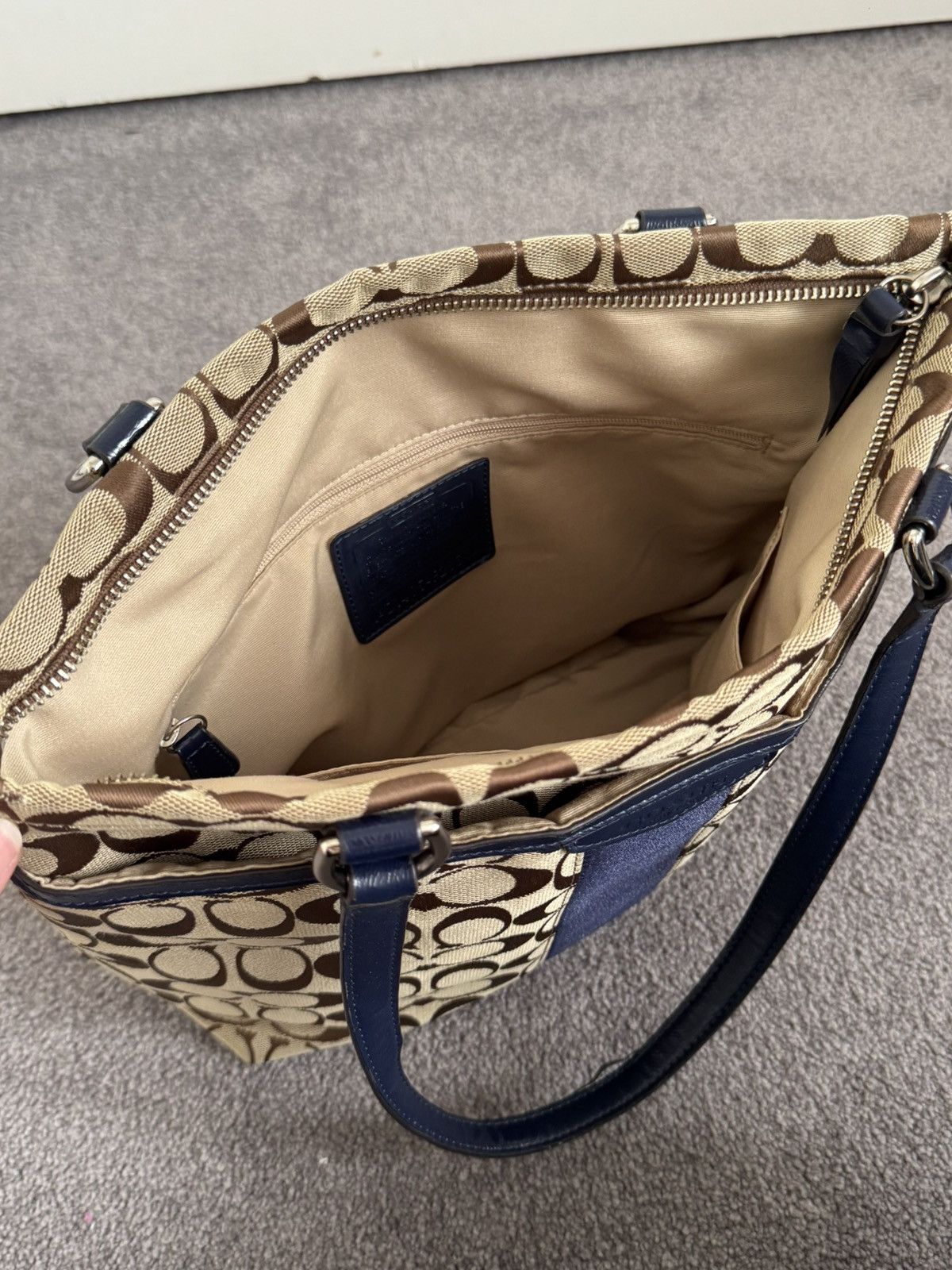 Coach Beige and Blue leather/fabric vintage Coach shoulder bag Size ONE SIZE - 3 Thumbnail