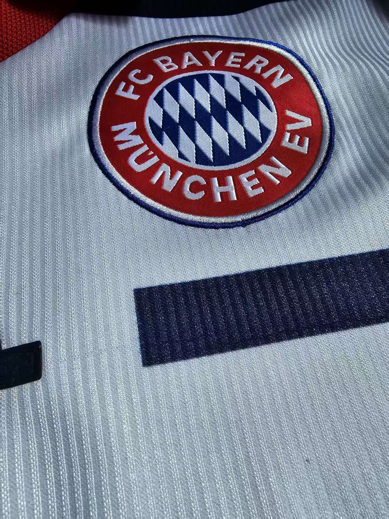 Other 1998 2001 Bayern Munich Jersey Size US S / EU 44-46 / 1 - 5 Thumbnail