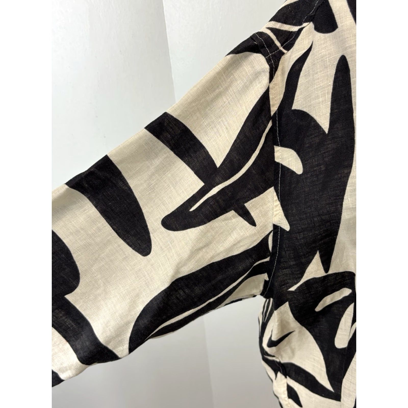 Vintage MAGASCHONI 100% Linen Button-Up Top Large Black Monstera Lagenlook Resort Wear Womens Size L / US 10 / IT 46 - 6 Thumbnail