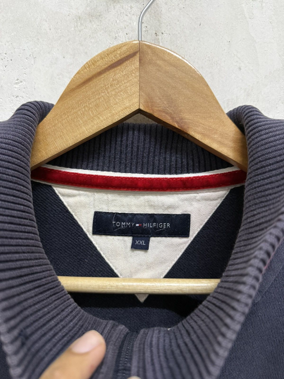 Tommy Hilfiger Distressed 2000s Tommy Hilfiger Zipper Sweater Size US XXL / EU 58 / 5 - 7 Thumbnail