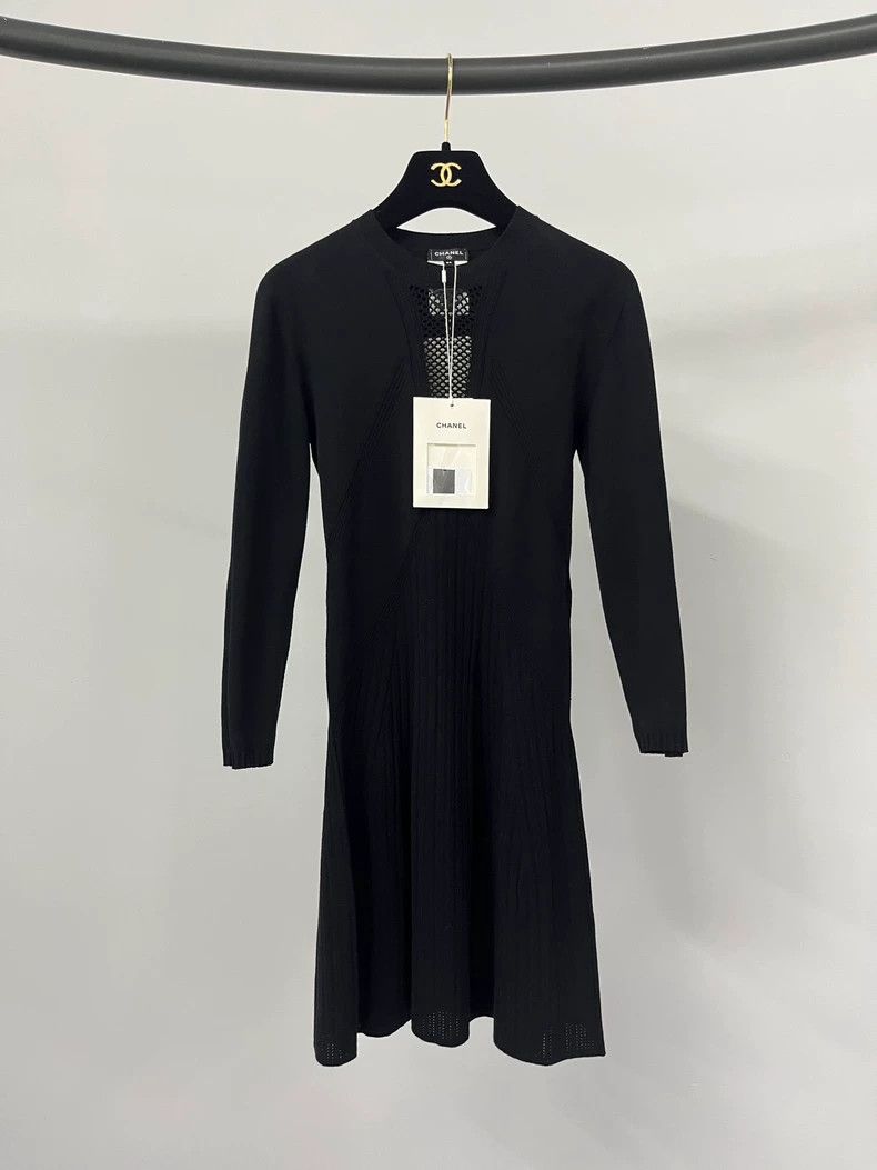 Chanel Chanel 24B black hollow knitted dress Size XXS / US 00 / IT 34 - 1 Thumbnail