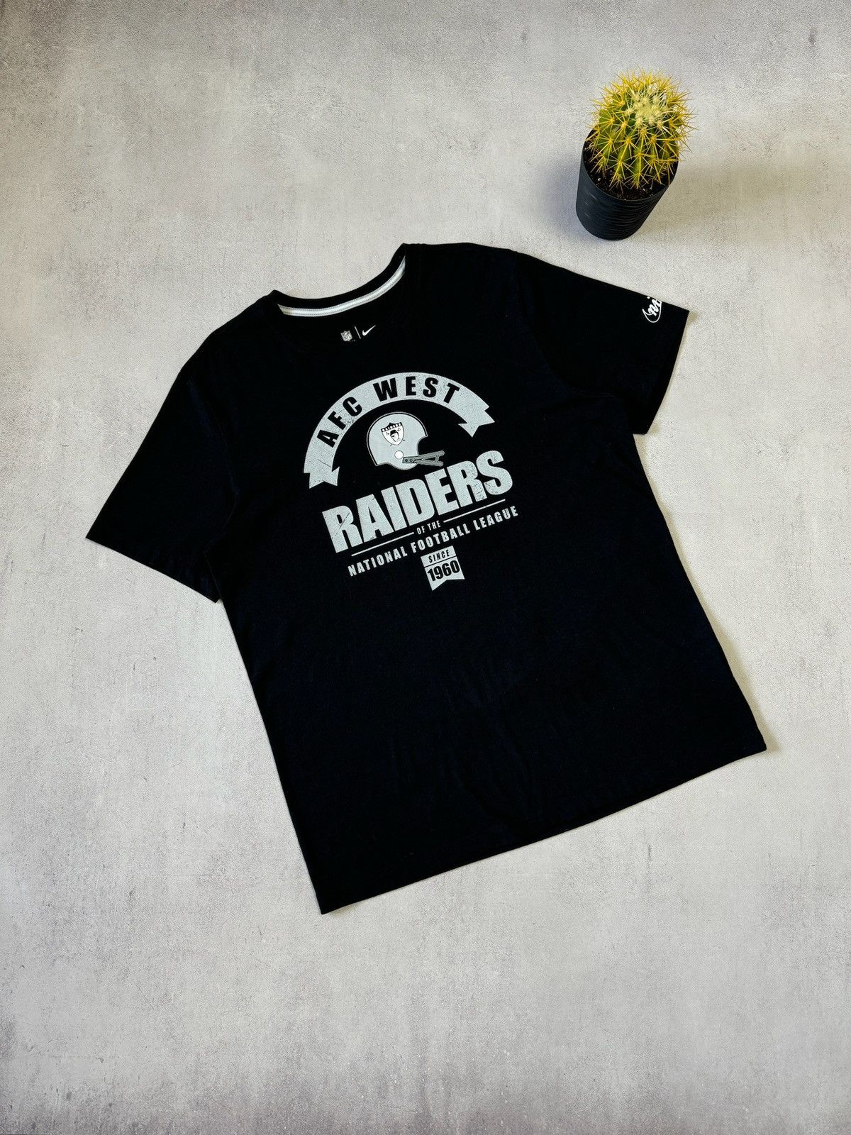 NFL × Nike × Vintage Vintage Nike Raiders T Shirt Tee Big Logo Baggy Black Y2K Size US L / EU 52-54 / 3 - 4 Thumbnail