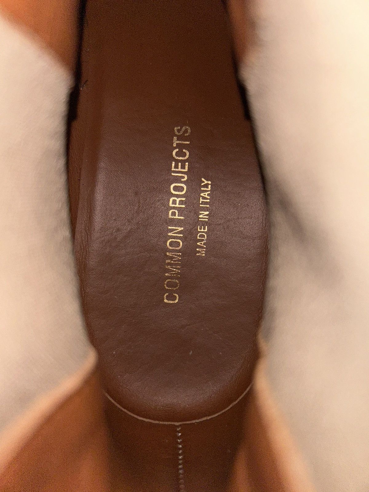 Common Projects Common Projects Suede Chelsea Boots in Taupe sz 42 Size US 9 / EU 42 - 6 Thumbnail