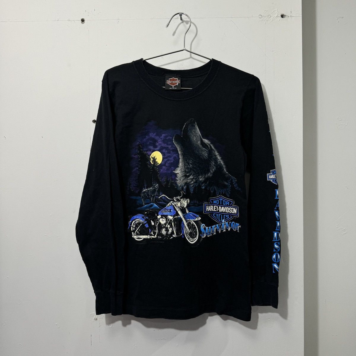 image of 90's Harley Davidson Surivor Wolf Longsleeve Tee S in Black, Men's (Size Small)