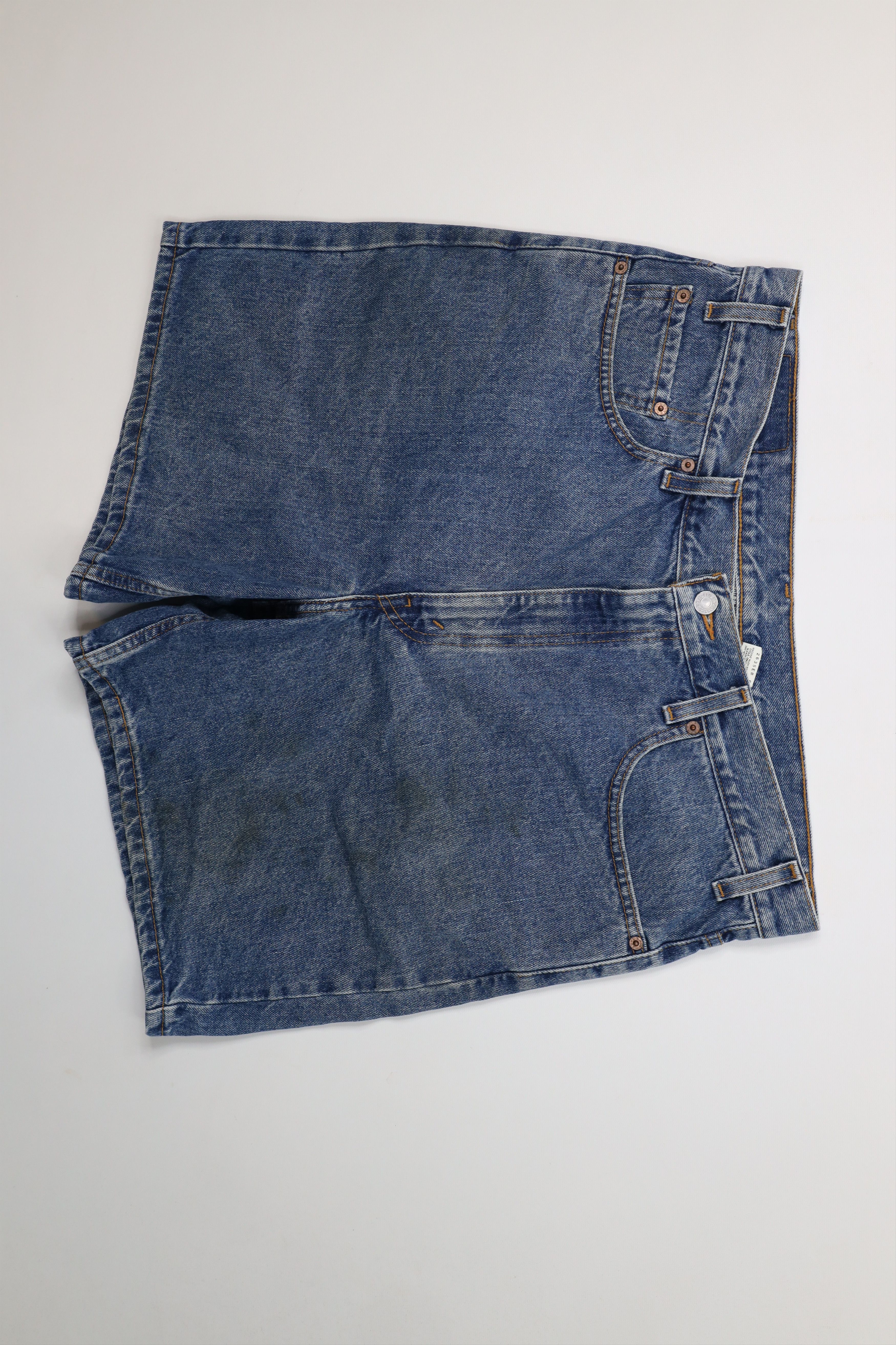 Levi's Vintage Y2K 2001 Levis 550 Fit Above Knee Denim Shorts Size US 38 / EU 54 - 1 Thumbnail