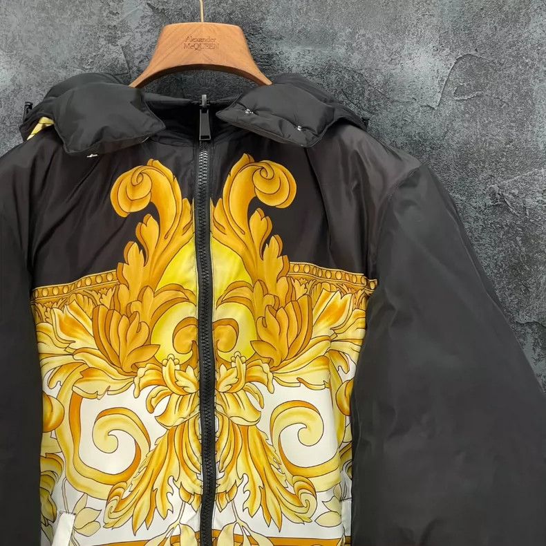 Versace Versace Wearing a hooded cotton suit on both sides Size US L / EU 52-54 / 3 - 6 Thumbnail