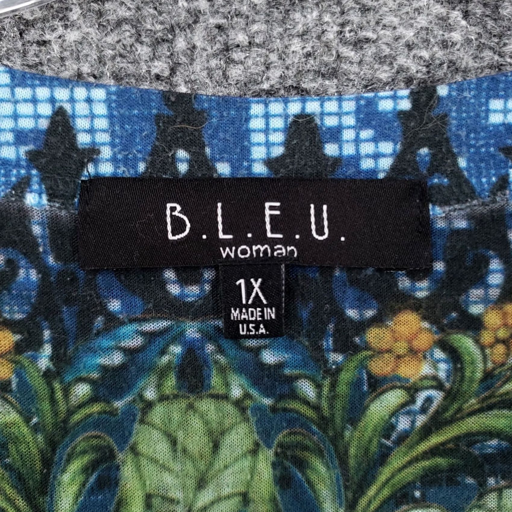 Vintage B.L.E.U Top Womens 1X Plus Blue Floral V Neck Embellished Short Sleeve USA Boho Y2K Blouse Size XL / US 12-14 / IT 48-50 - 4 Thumbnail