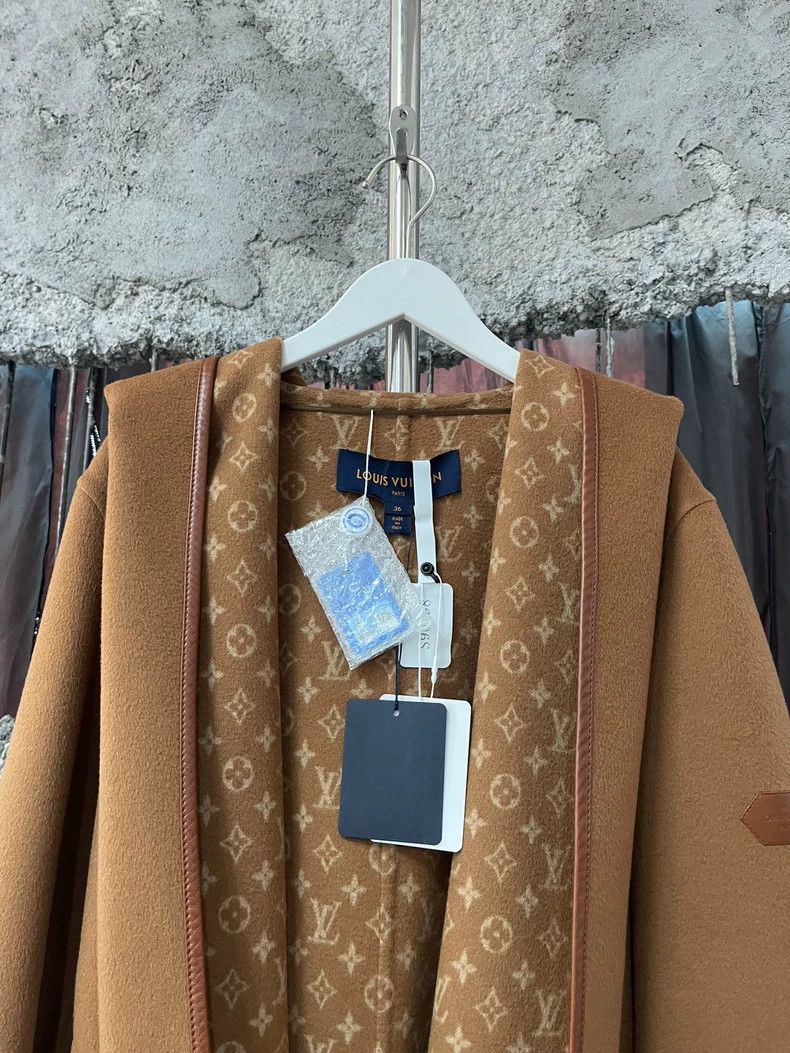 Louis Vuitton Louis Vuitton Hooded Brown Coat Size XS / US 0-2 / IT 36-38 - 3 Thumbnail