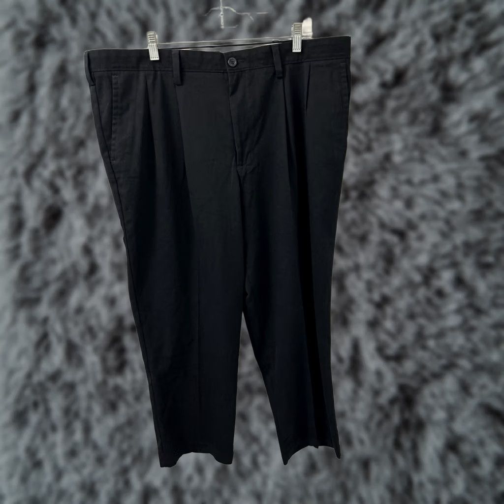 Dockers Dockers Easy Khaki Pants Mens 40x29 Black Classic Pleated Stretch Performance Workwear Casual Business Classic Fit Crew/Wallet? Size US 40 / EU 56 - 1 Thumbnail