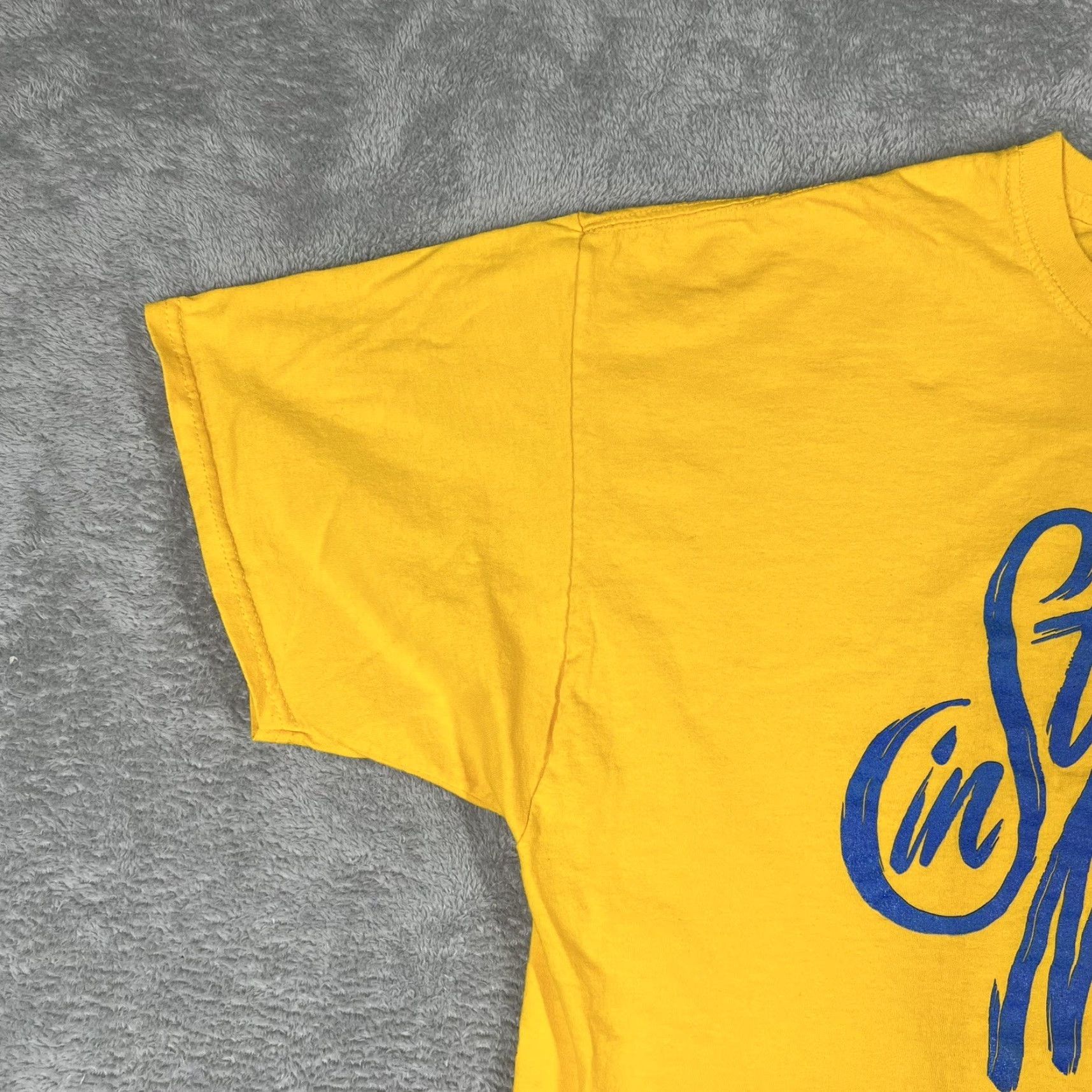 Fruit Of The Loom Golden State Warriors Strength In Numbers NBA Playoffs 2018 Mens T-Shirt Size XL Size US XL / EU 56 / 4 - 4 Thumbnail