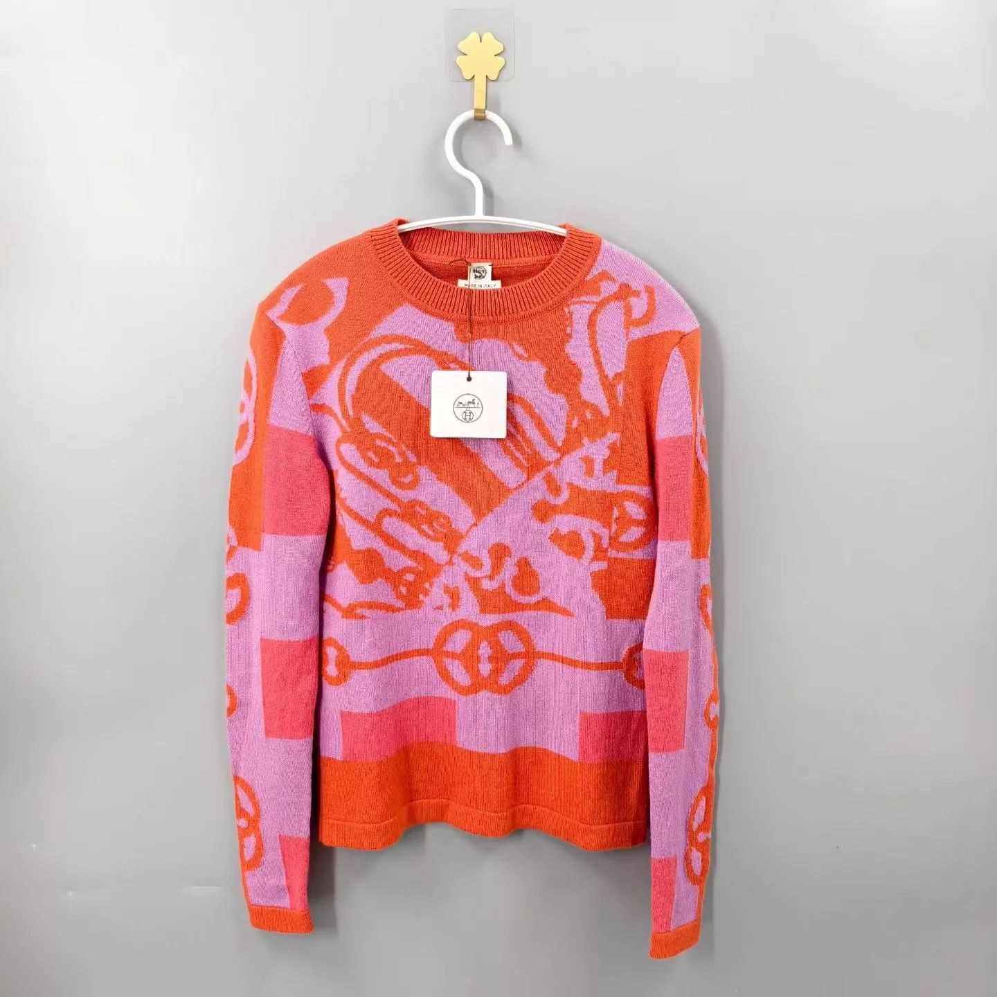Hermes Hermes 100% Cashmere Pig Nose Knit Sweater Size 34 Size XS / US 0-2 / IT 36-38 - 1 Thumbnail