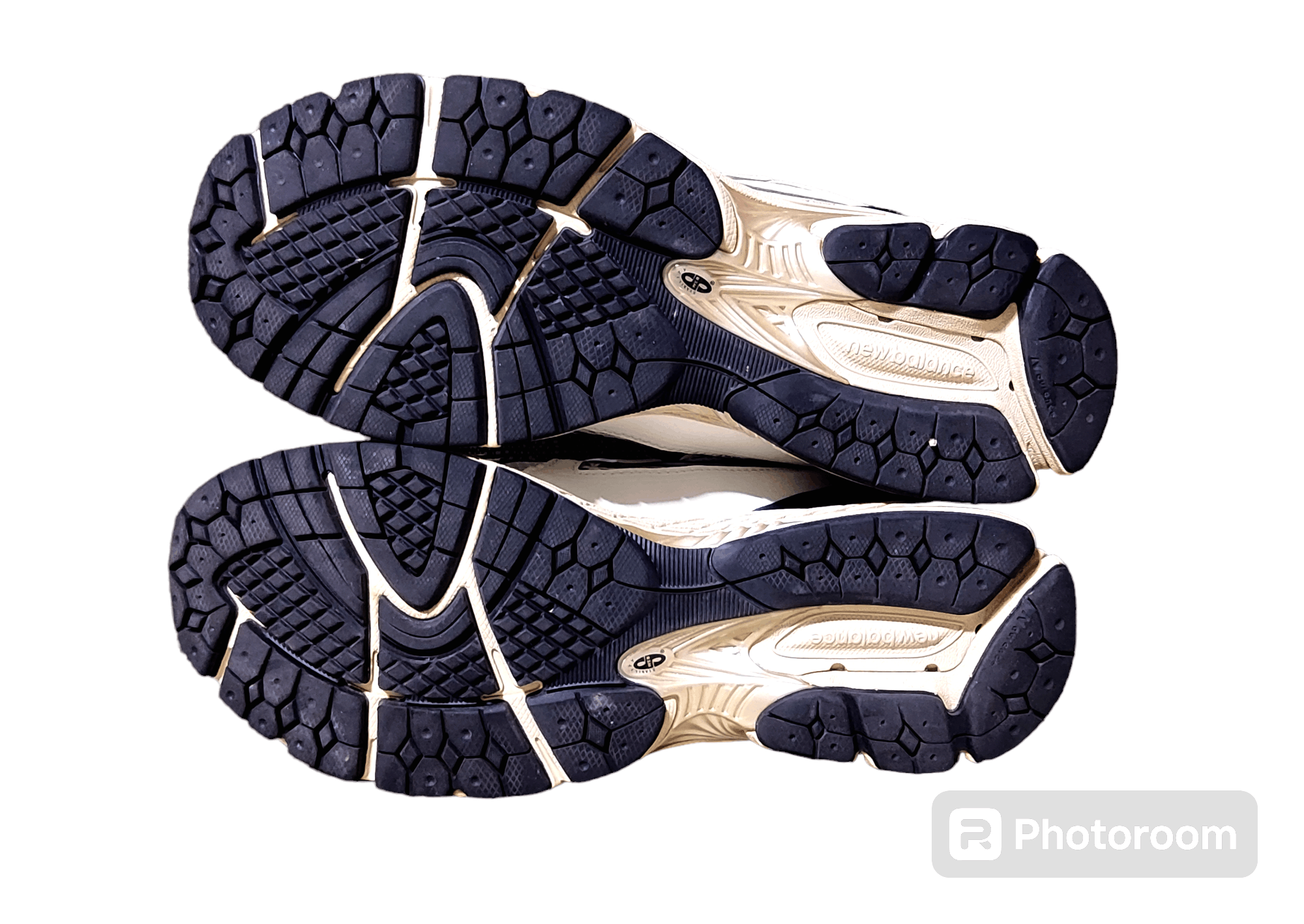 New Balance New Balance Size US 11 / EU 44 - 4 Thumbnail