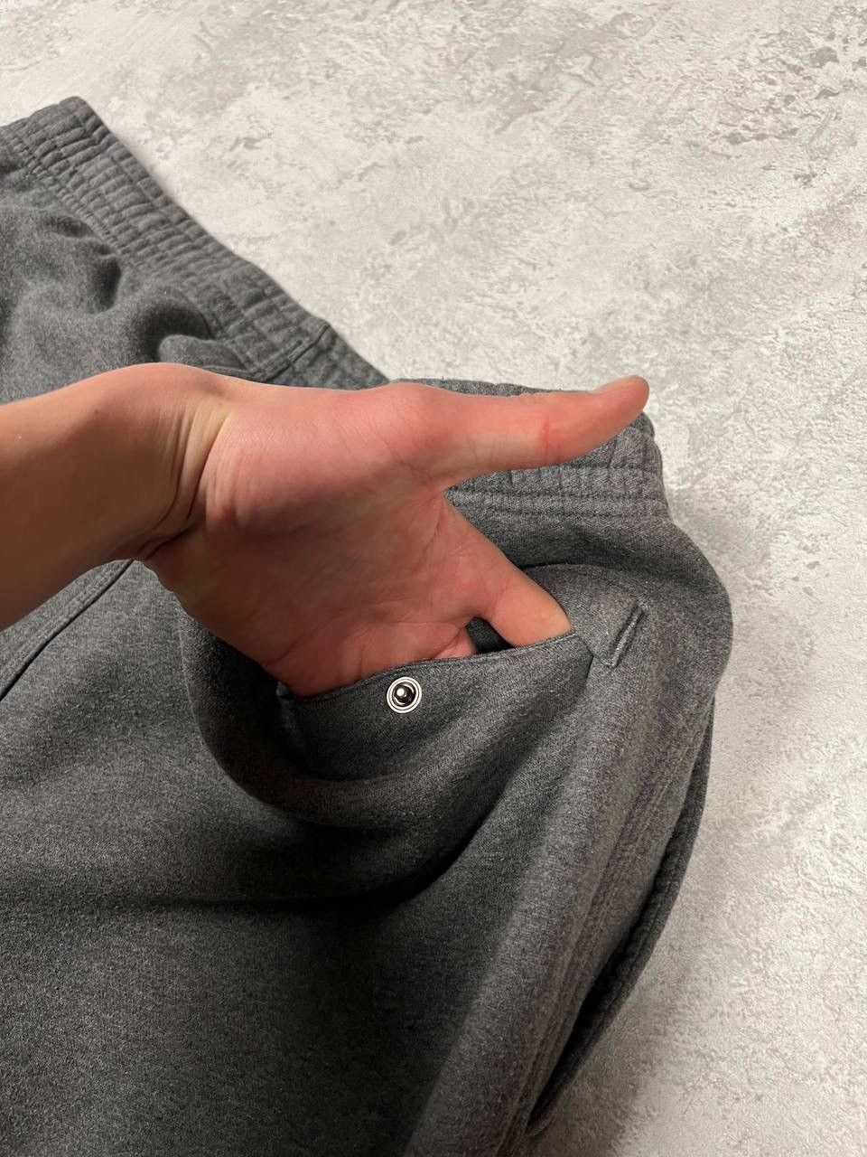 Nike Nike Baggy Grey Sweatpants Joggers Pants Size L Size US 35 - 13 Thumbnail