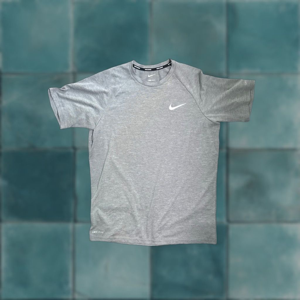 Nike set of 2 nike uv protection shirts mens size S short sleeve crew neck Dri-FIT upf sun shirts gray navy Heathered 100% polyester two-pack Size US S / EU 44-46 / 1 - 1 Thumbnail