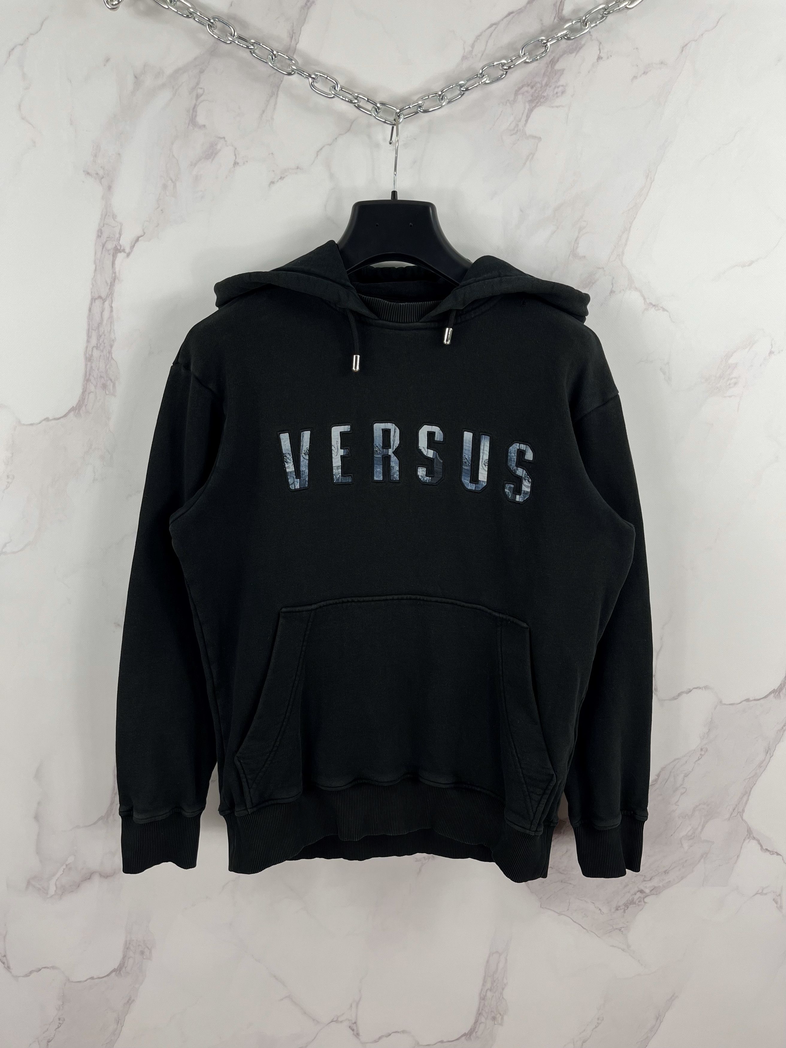 Image of Gianni Versace x Versace Versus Versace Large Logo Men`s Pullover Hooded Sweat Top in Black (Size X