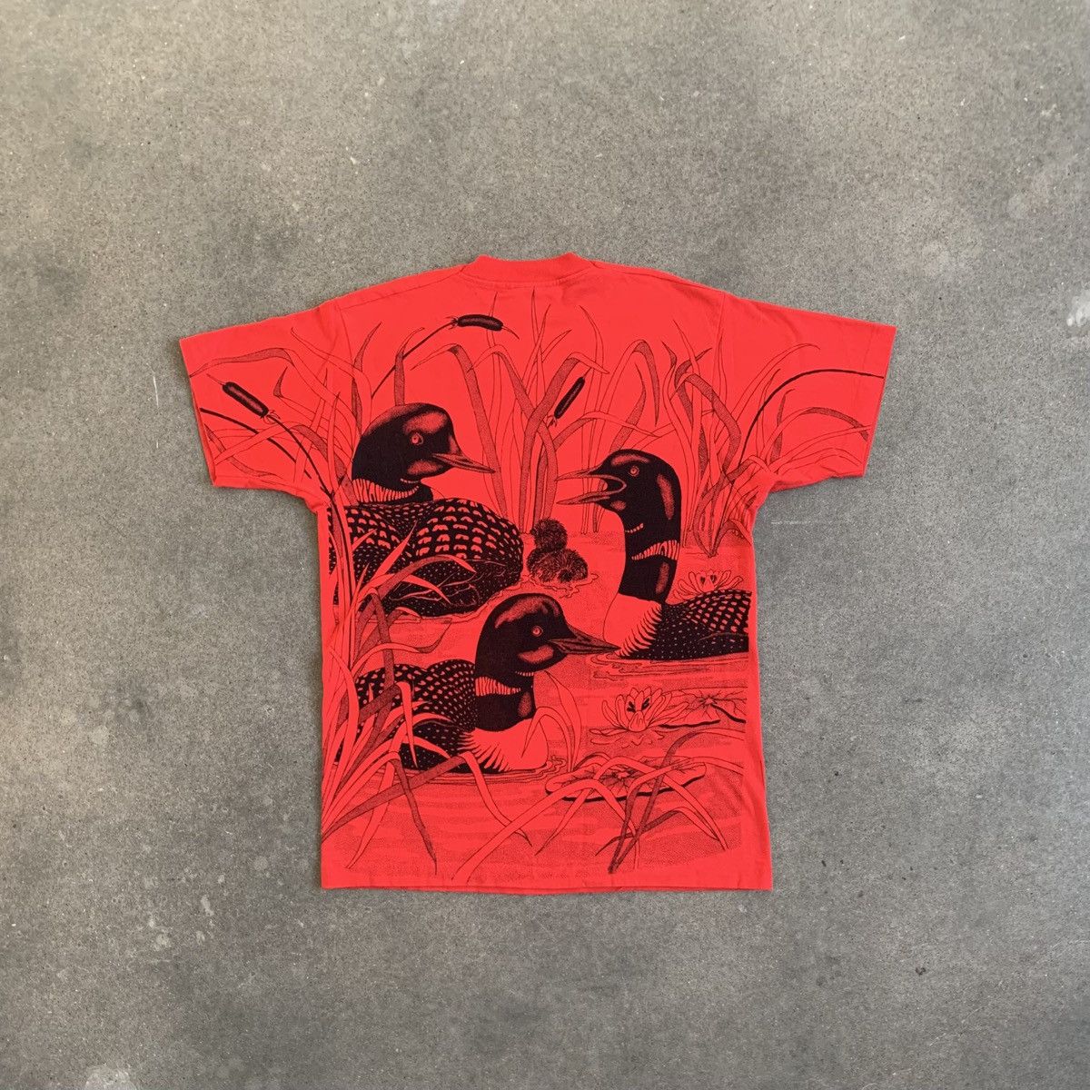 Hanes VINTAGE ALL OVER PRINTED 90s DUCK TEE Size US L / EU 52-54 / 3 - 2 Thumbnail
