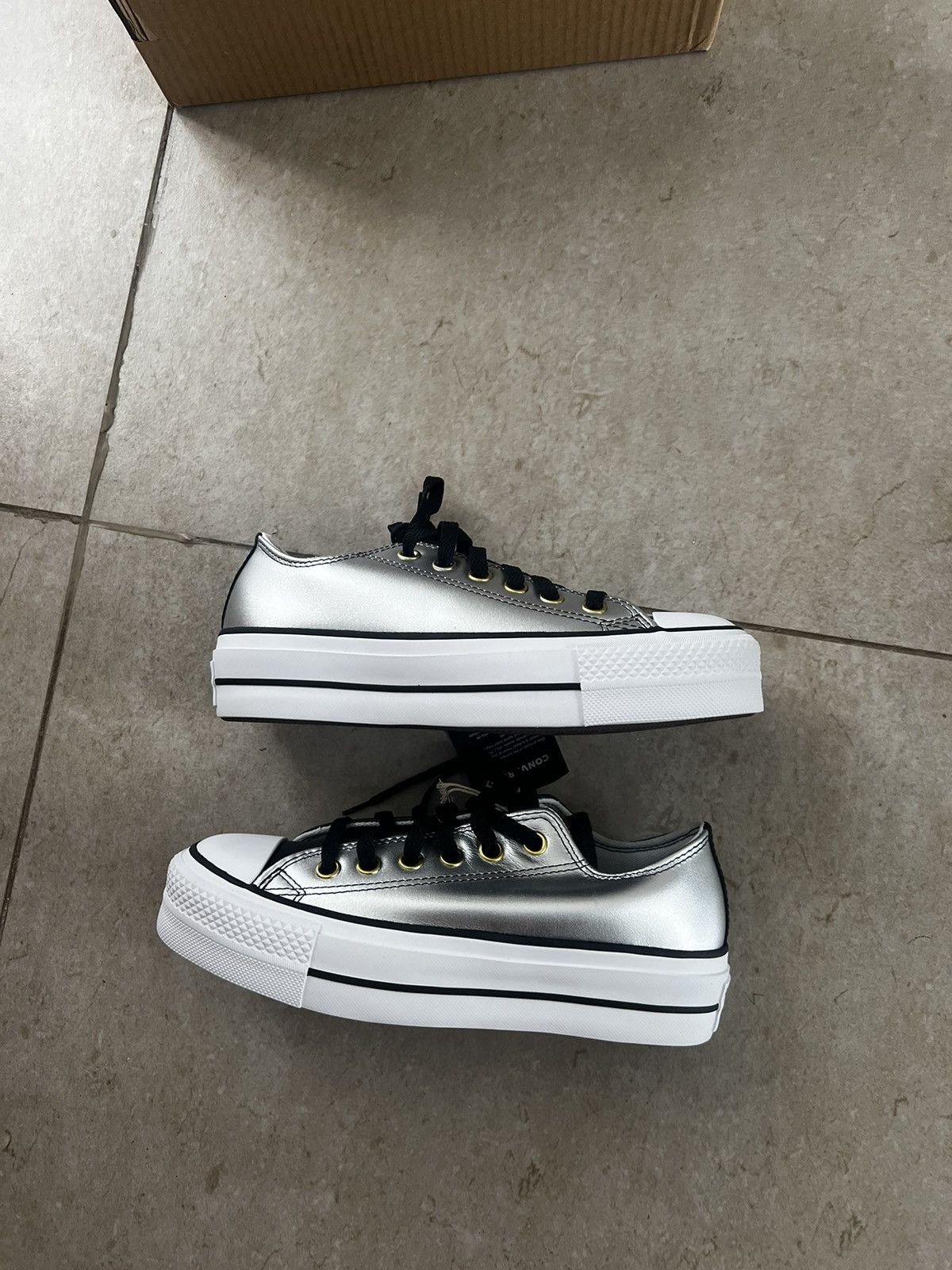 Converse CTAS Lift Platform Leather Low Top by You Size US 6 / IT 36 - 2 Thumbnail
