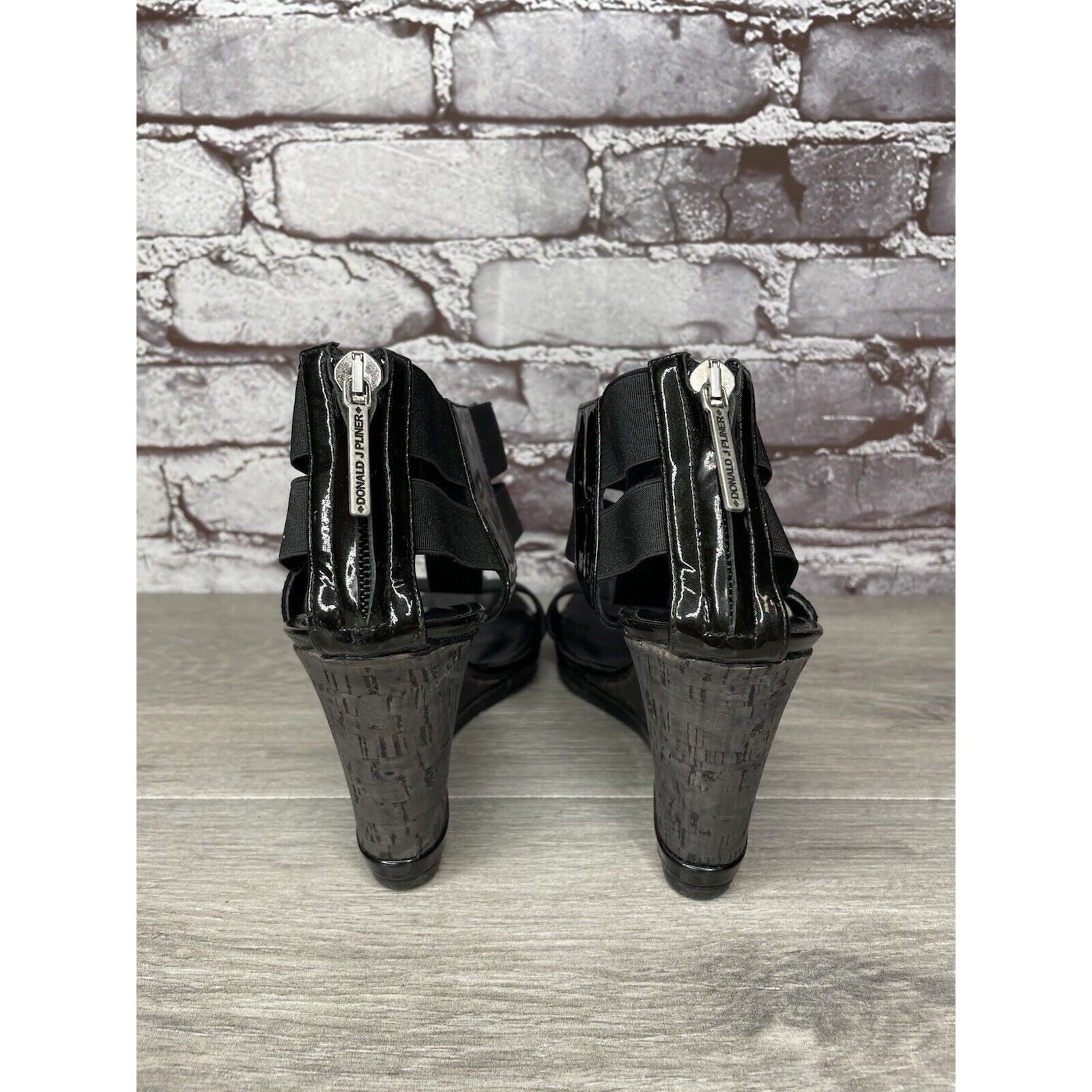Donald Pliner Donald Pliner Black Patent Leather Back Zip Wedge Sandals Women Sz 8.5M US/39EU Size US 8.5 / IT 38.5 - 8 Thumbnail