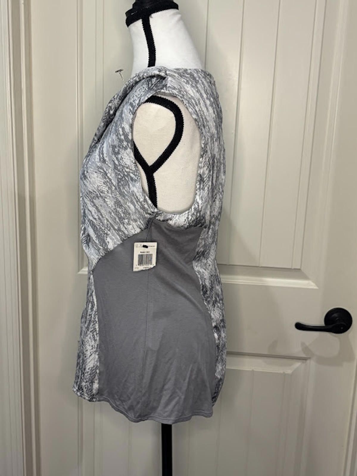 Alfani 16. Alfani Women's Sleeveless Top w/ Gray Snake Print Design Size M / US 6-8 / IT 42-44 - 2 Thumbnail