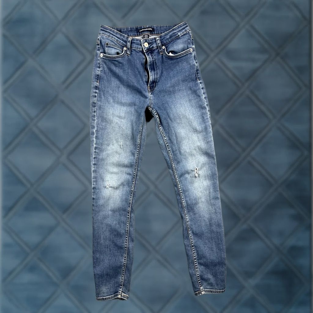 Calvin Klein VINTAGE Calvin Klein Jeans Womens Slim Fit Mid-Rise Blue 28x30 Slim 5-Pocket Logo Denim Distressed No Size 28" / US 6 / IT 42 - 1 Thumbnail