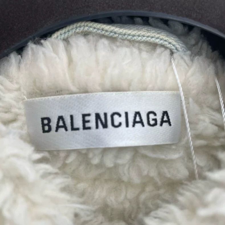 Balenciaga Balenciaga size 36 Lamb wool coat Size US S / EU 44-46 / 1 - 4 Thumbnail